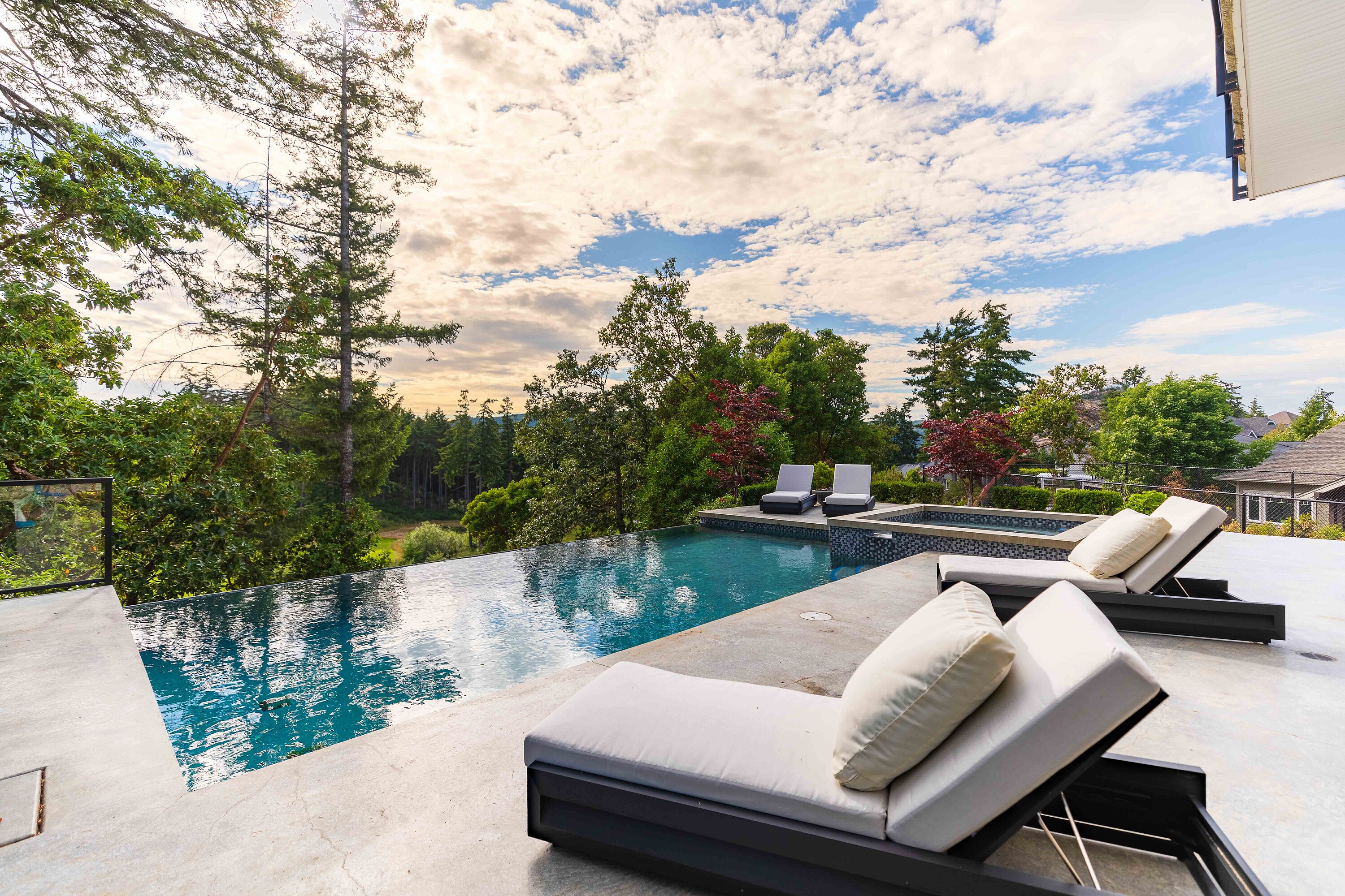  Exceptional Gated Estate - 物件實景
