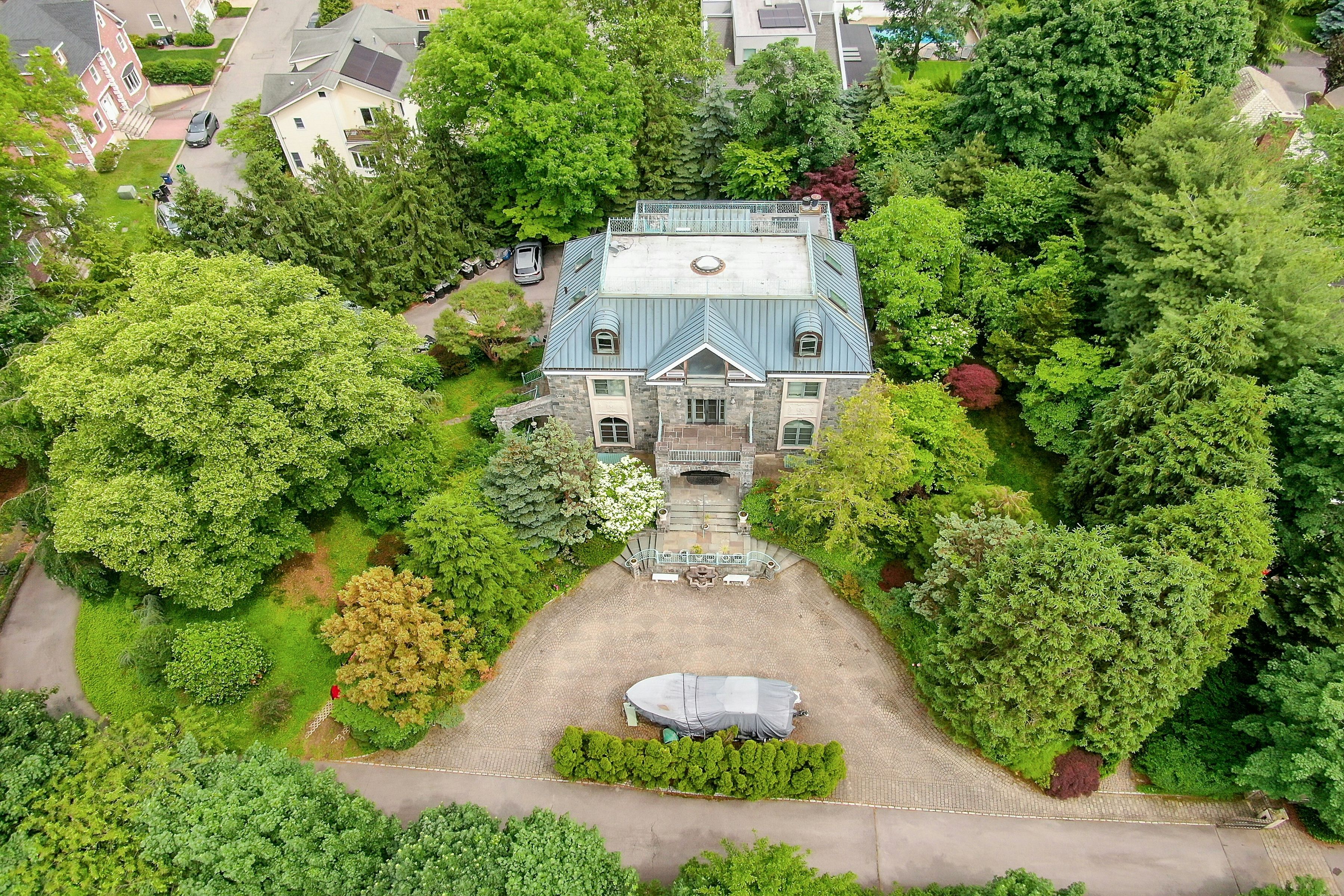  5440 Independence Avenue - 物件實景