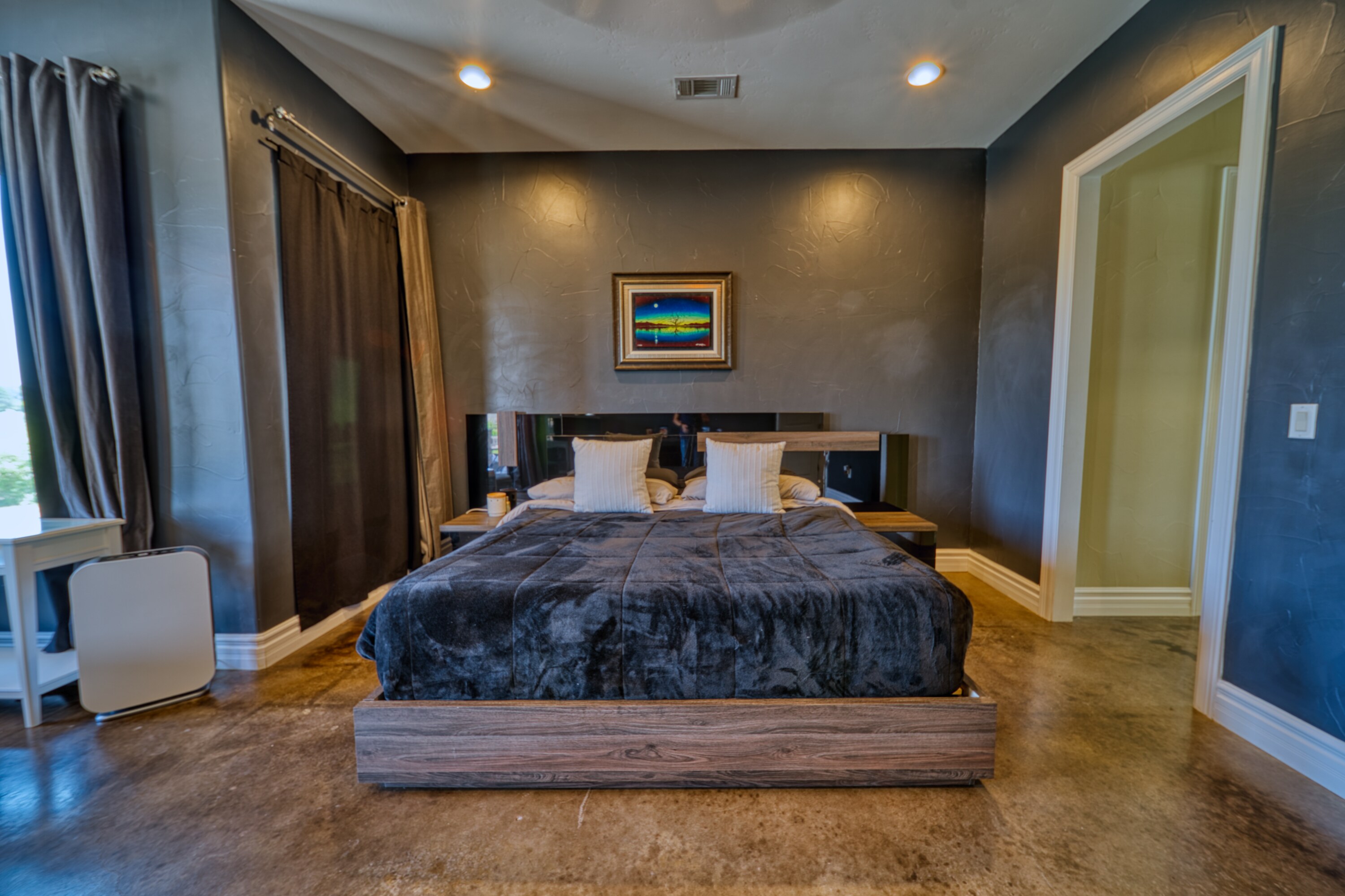 Carlsbad, New Mexico, 88220, United States, 5 Bedrooms Bedrooms, ,4 BathroomsBathrooms,Residential,For Sale,1974334