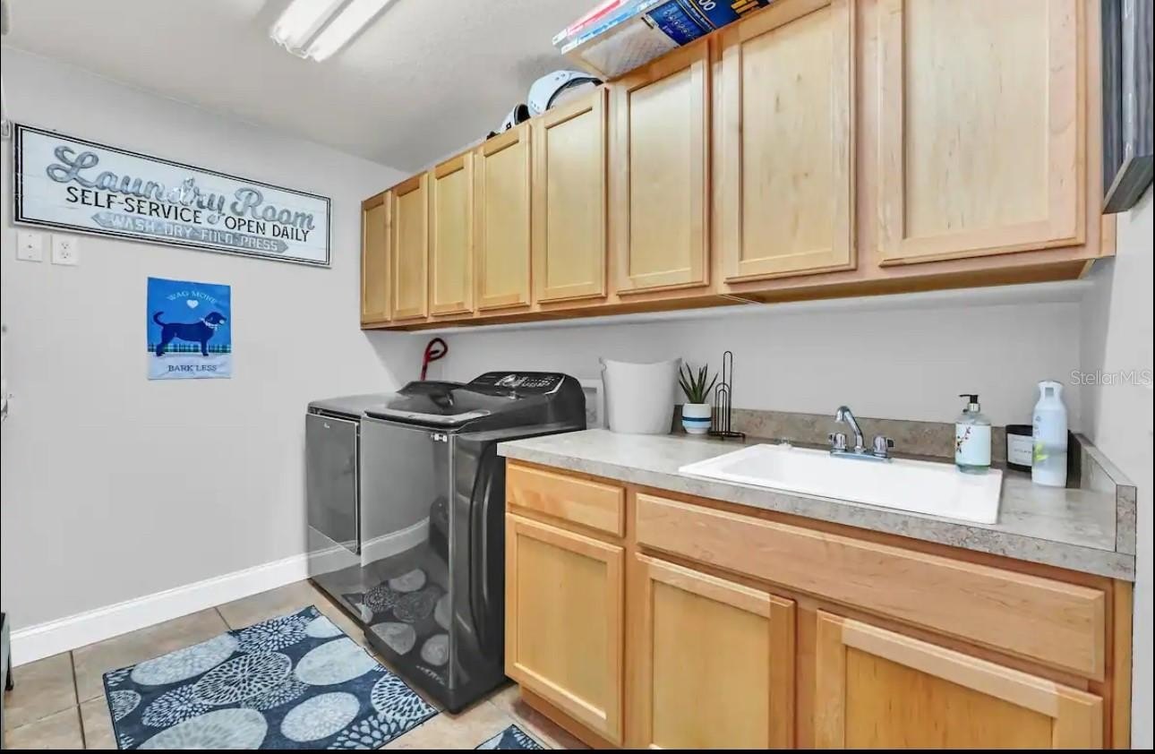 514 HILLSIDE DRIVE, AUBURNDALE, Florida, 33823, United States, 5 Bedrooms Bedrooms, ,5 BathroomsBathrooms,Residential,For Sale,514 HILLSIDE DRIVE,1426912