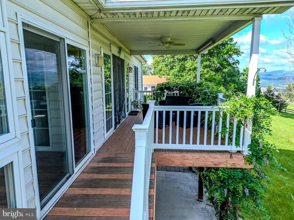 Petersburg, West Virginia, 26847, United States, 3 Bedrooms Bedrooms, ,3 BathroomsBathrooms,Residential,For Sale,1891078
