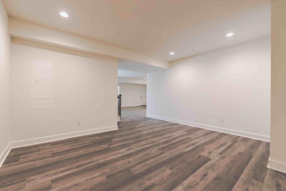 Richmond, Kentucky, 40475, United States, 5 Bedrooms Bedrooms, ,5 BathroomsBathrooms,Residential,For Sale,1881286