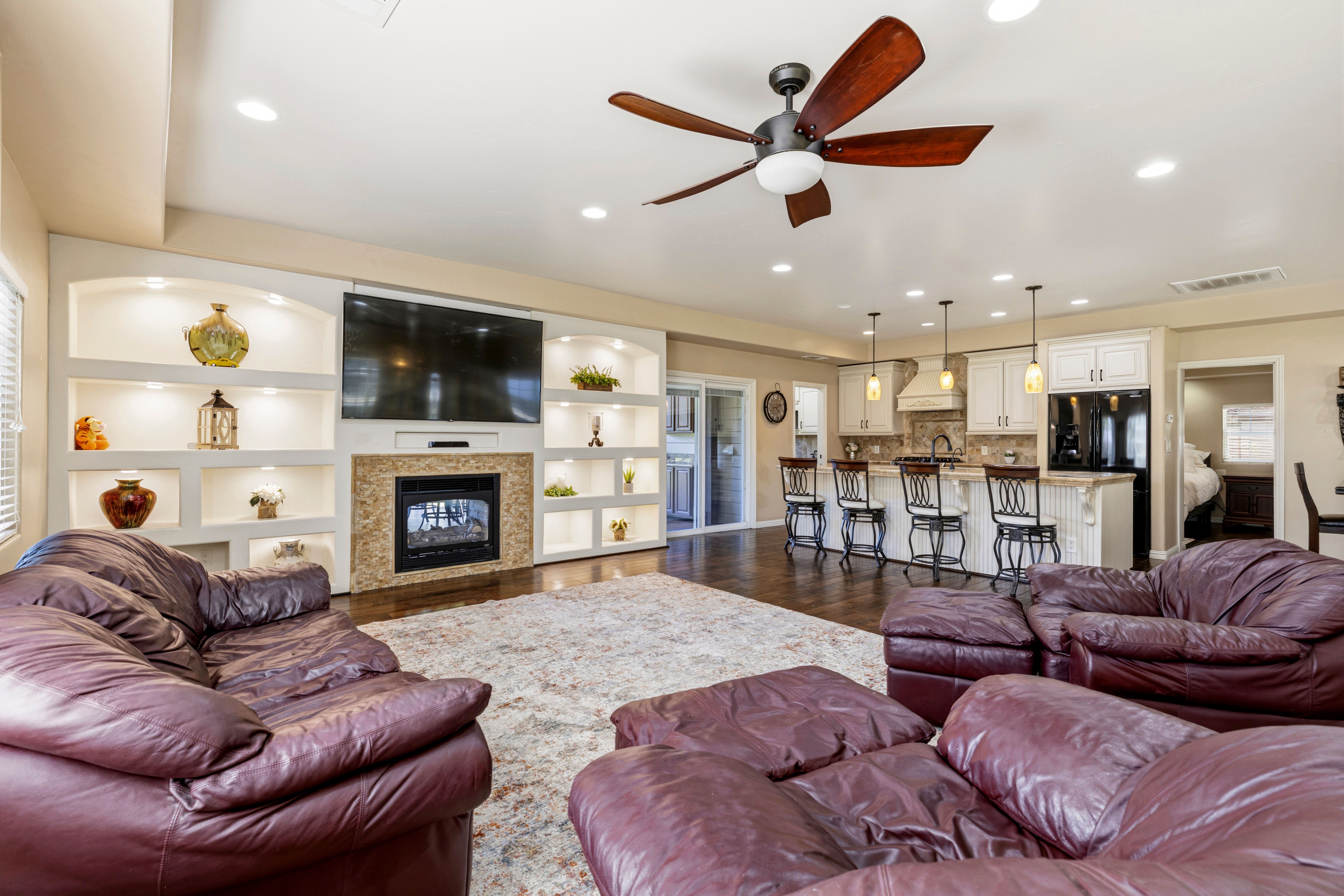  8723 Phoenix Avenue, Fair Oaks, CA 95628 - 物件實景