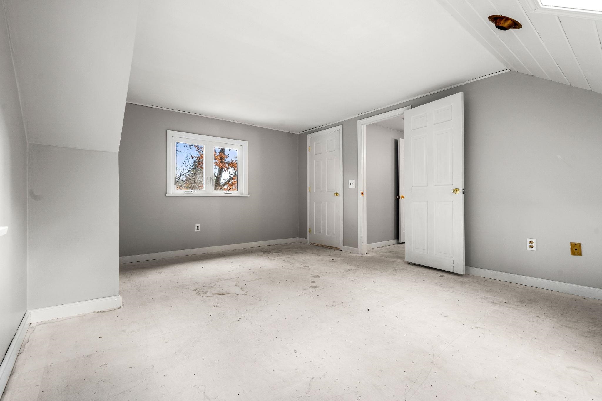 Pelham, New Hampshire, 03076, United States, 3 Bedrooms Bedrooms, ,1 BathroomBathrooms,Residential,For Sale,1991276