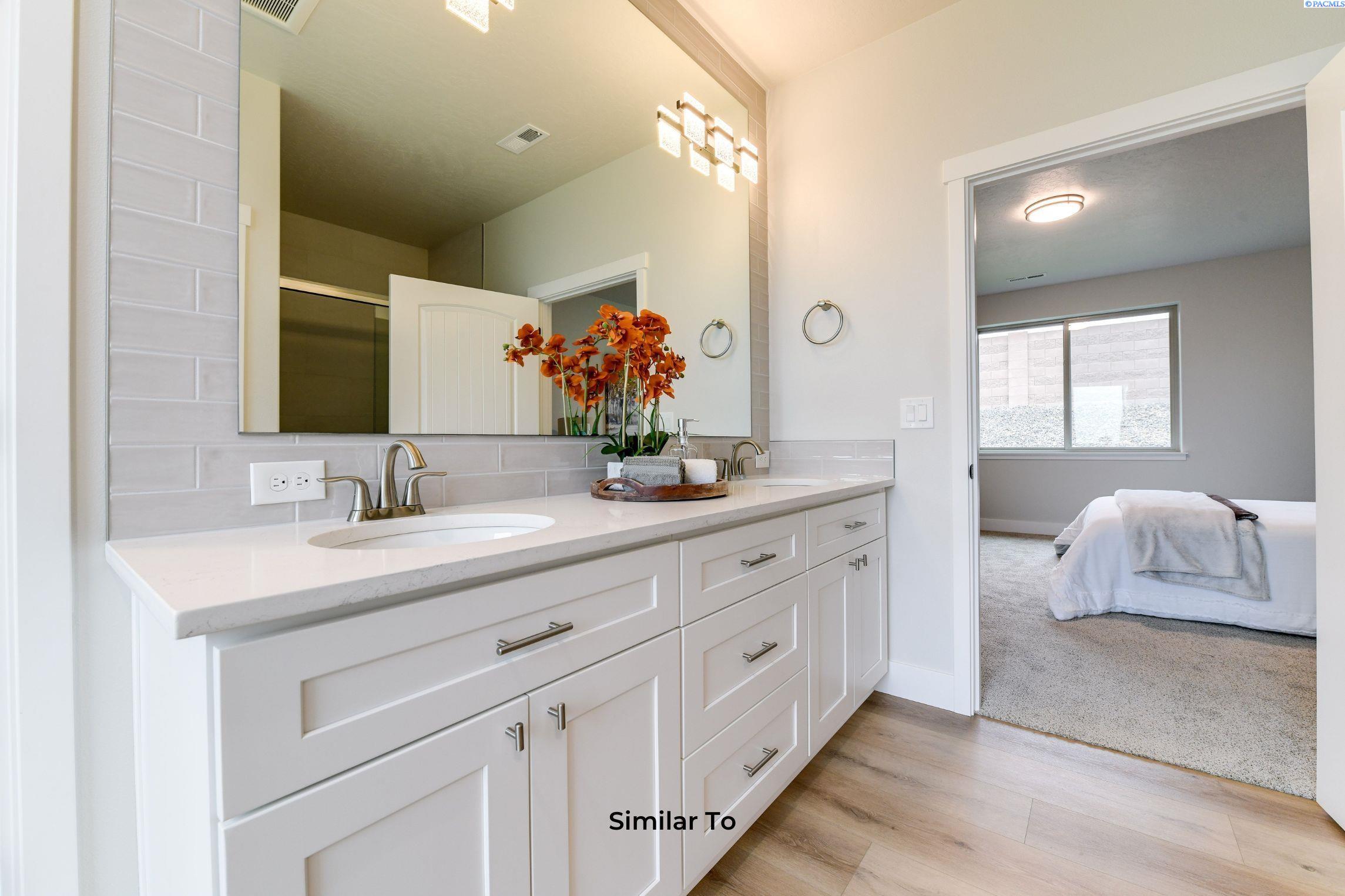 Kennewick, Washington, 99338, United States, 4 Bedrooms Bedrooms, ,2 BathroomsBathrooms,Residential,For Sale,1829366