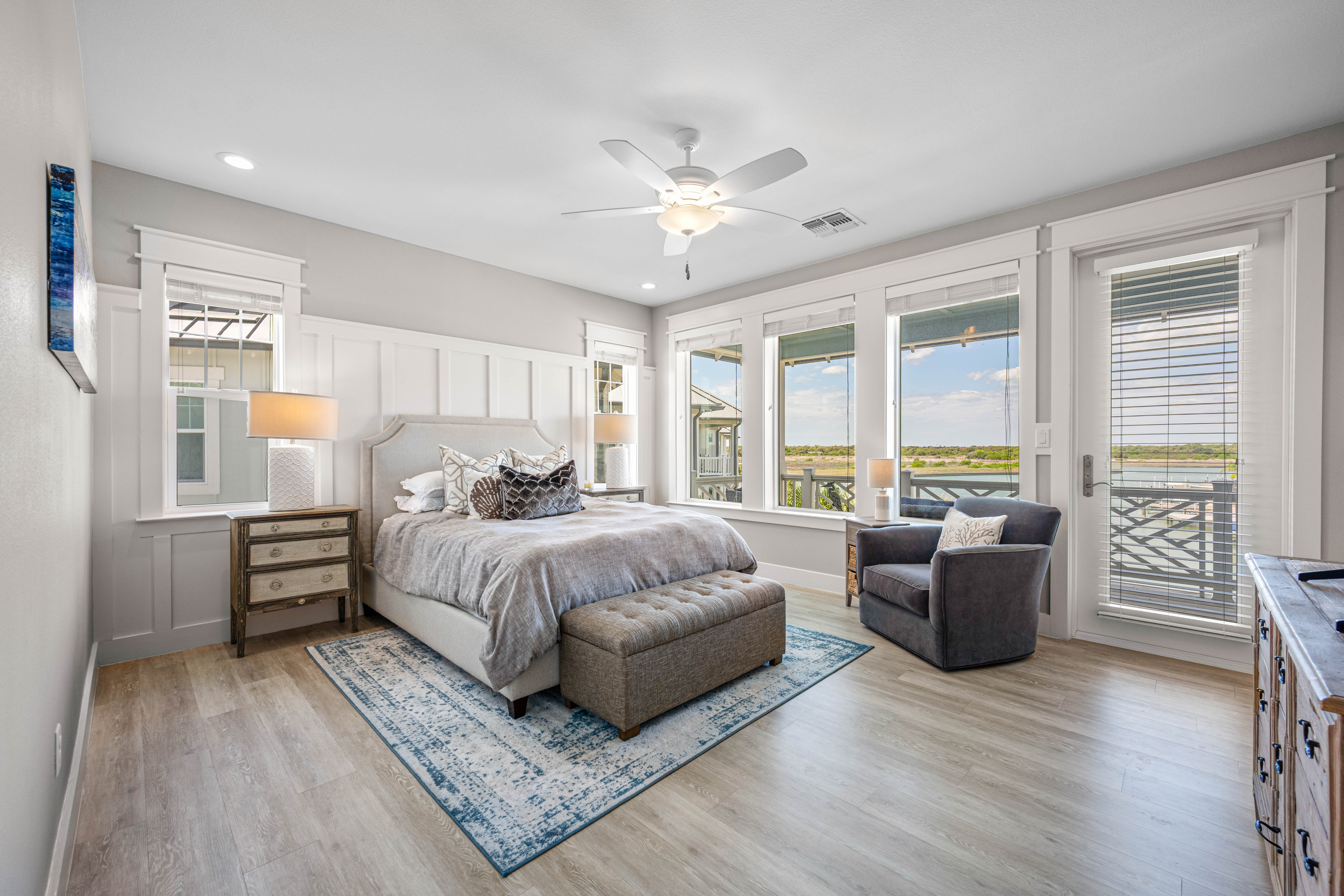  Relaxing 4BR Waterfront Condo - 物件實景