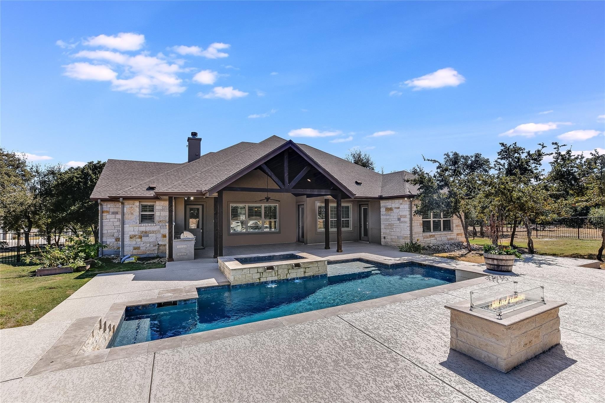 Georgetown, Texas, 78633, United States, 4 Bedrooms Bedrooms, ,3 BathroomsBathrooms,Residential,For Sale,1982039