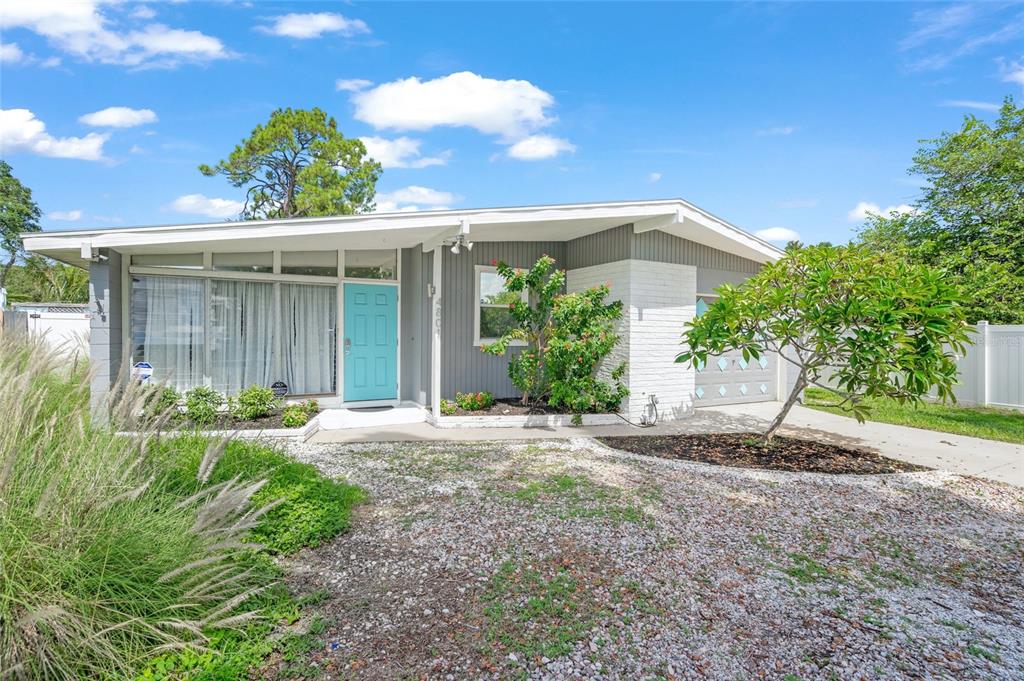 Sarasota, Florida, 34234, United States, 2 Bedrooms Bedrooms, ,2 BathroomsBathrooms,Residential,For Sale,1838237