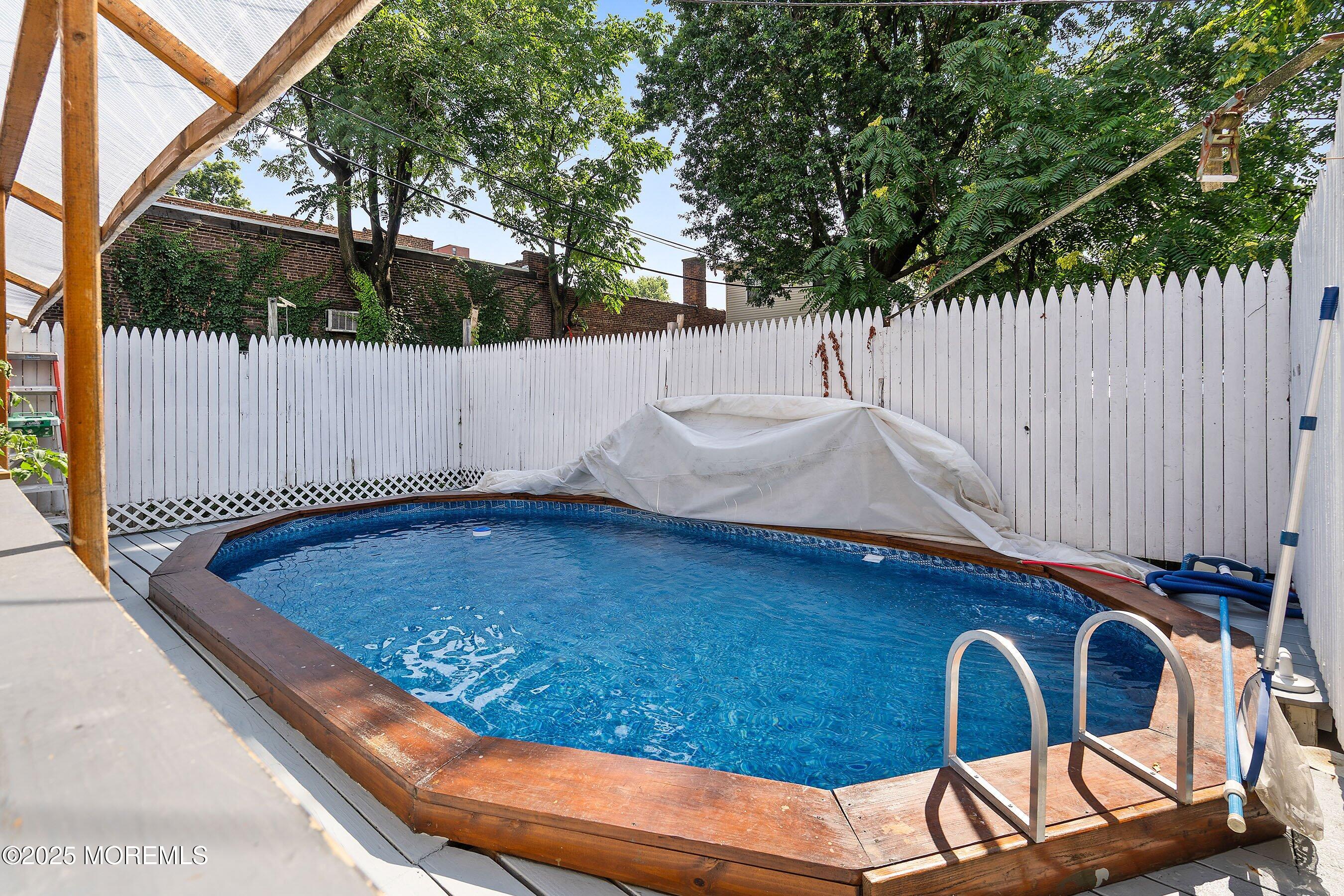 Jersey City, New Jersey, 07307, United States, 7 Bedrooms Bedrooms, ,4 BathroomsBathrooms,Residential,For Sale,1904404