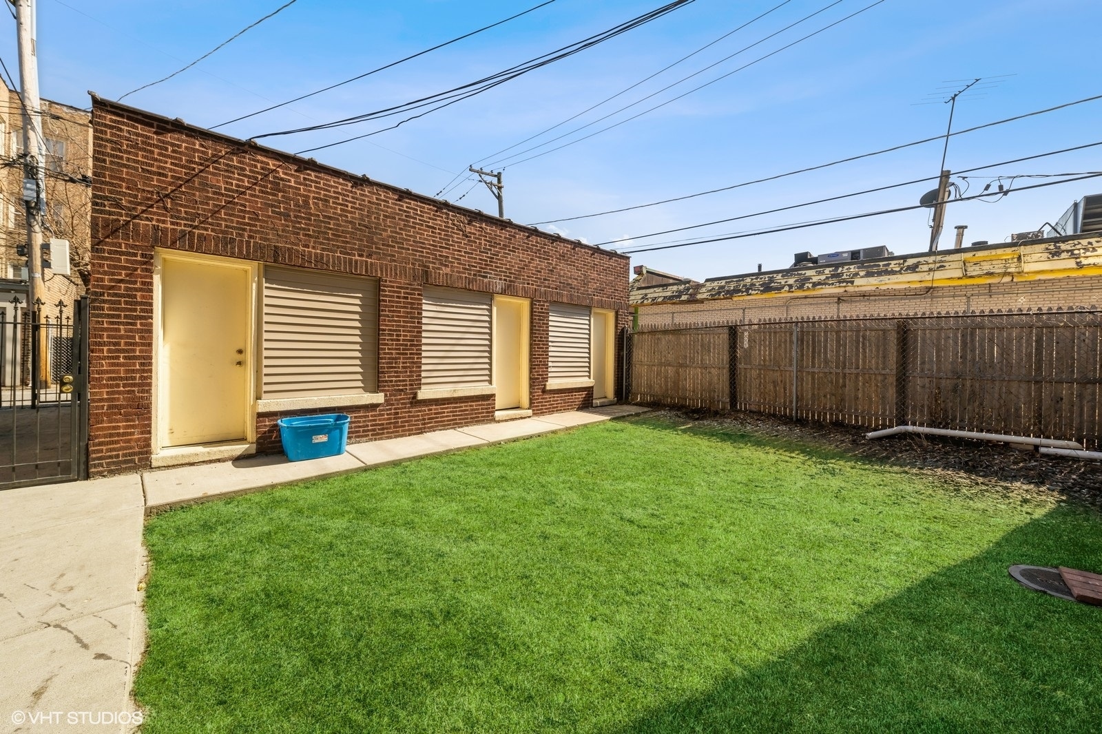 Chicago, Illinois, 60649, United States, 10 Bedrooms Bedrooms, ,Residential,For Sale,1926299