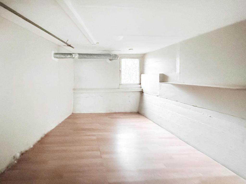 San Francisco, California, 94112, United States, 2 Bedrooms Bedrooms, ,1 BathroomBathrooms,Residential,For Sale,1924457