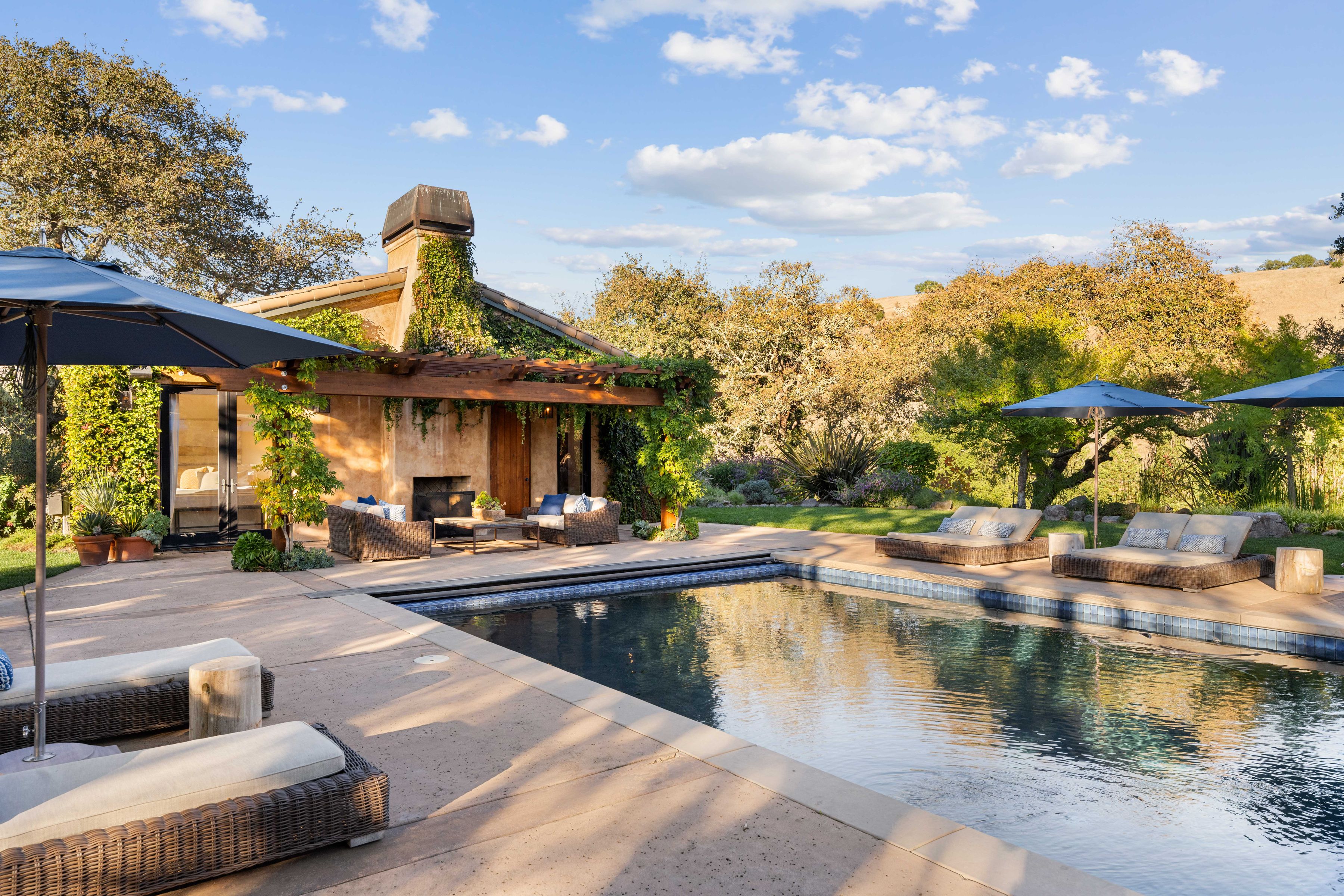  4575 Lovall Valley Loop Road - 物件實景