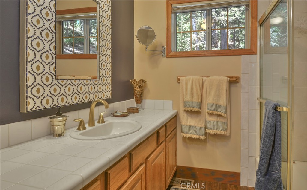 Lake Arrowhead, California, 92317, United States, 3 Bedrooms Bedrooms, ,3 BathroomsBathrooms,Residential,For Sale,1890346