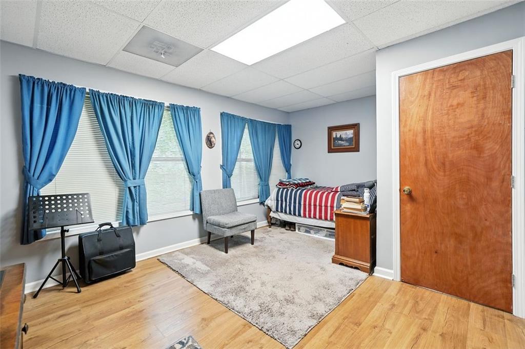 Roswell, Georgia, 30076, United States, 5 Bedrooms Bedrooms, ,4 BathroomsBathrooms,Residential,For Sale,1917059