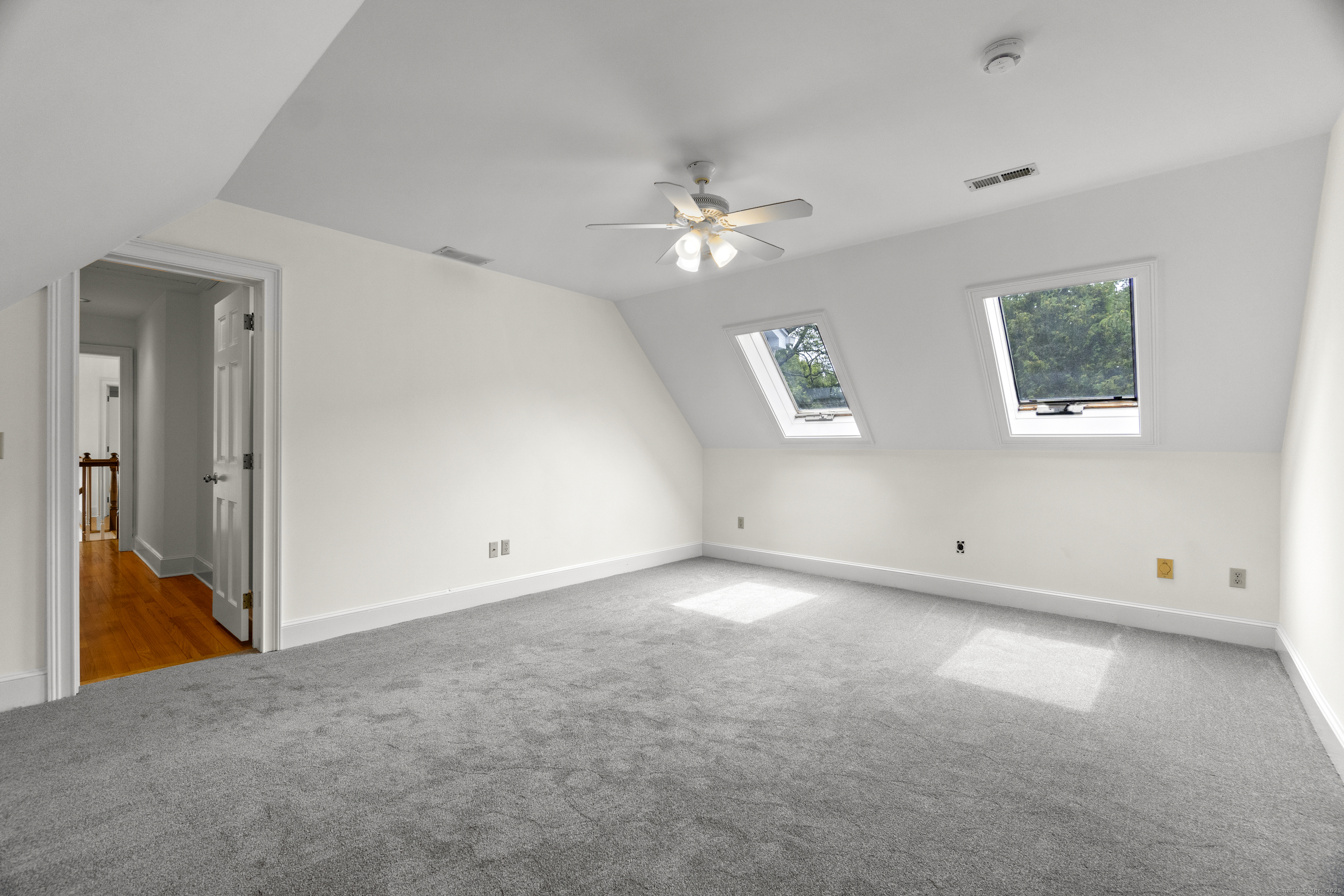 Old Lyme, Connecticut, 06371, United States, 4 Bedrooms Bedrooms, ,5 BathroomsBathrooms,Residential,For Sale,1987978