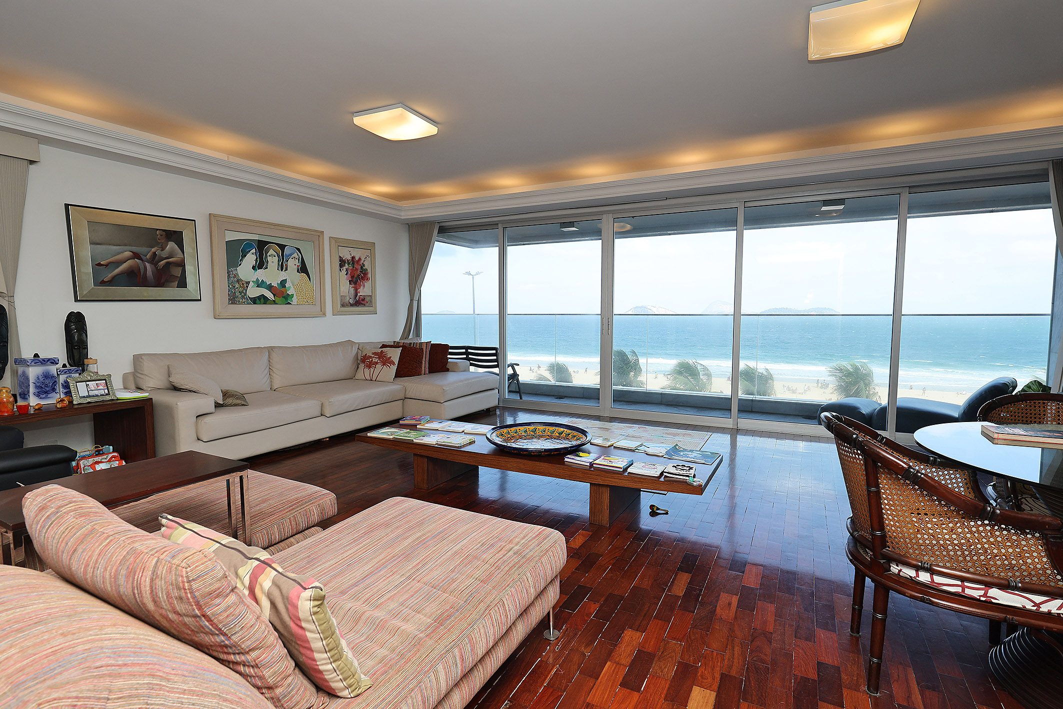  Oceanfront Apartment in a Full-Service Condominium - 物件實景