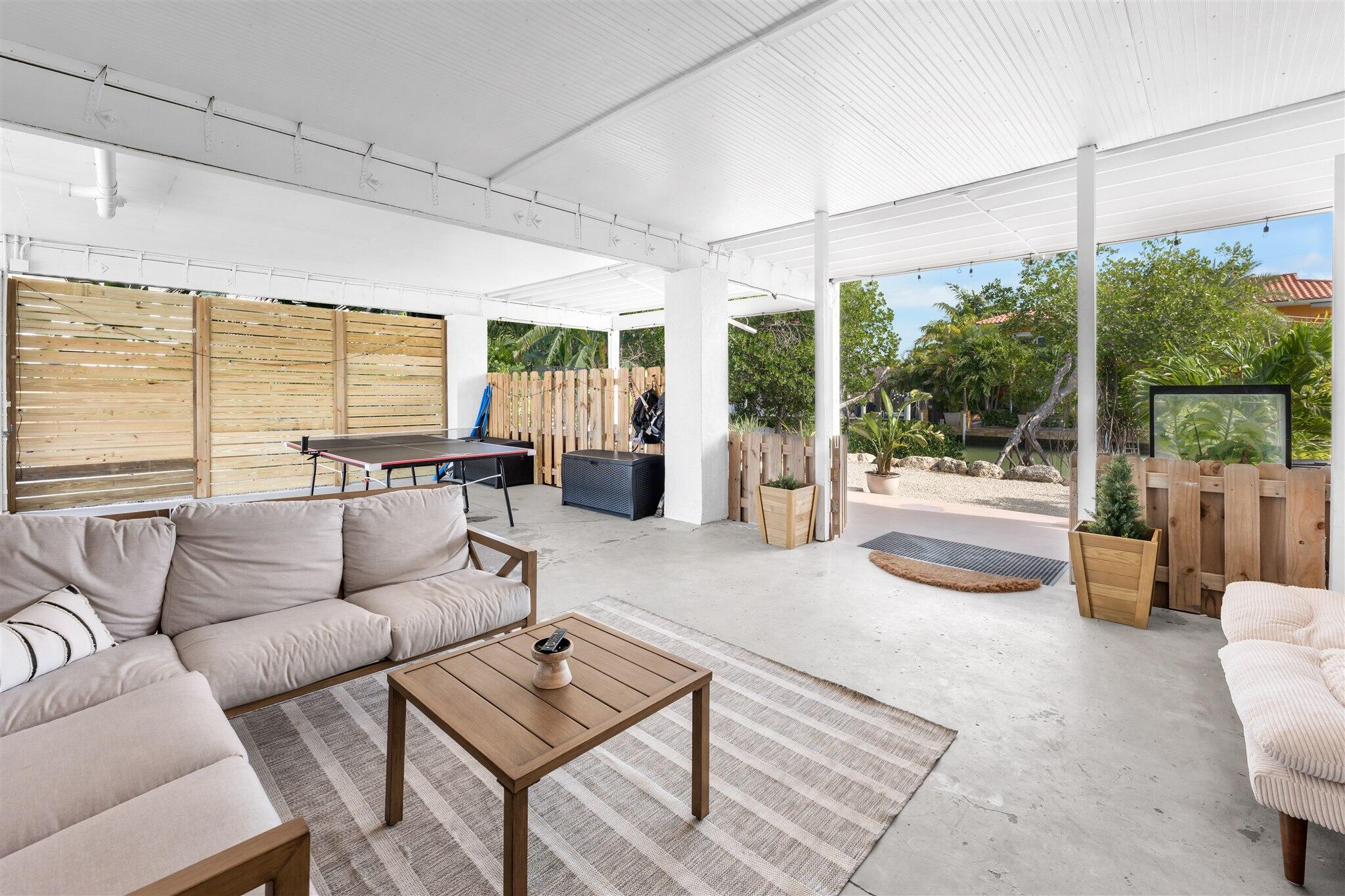 MARATHON, Florida, 33050, United States, 2 Bedrooms Bedrooms, ,2 BathroomsBathrooms,Residential,For Sale,2000916