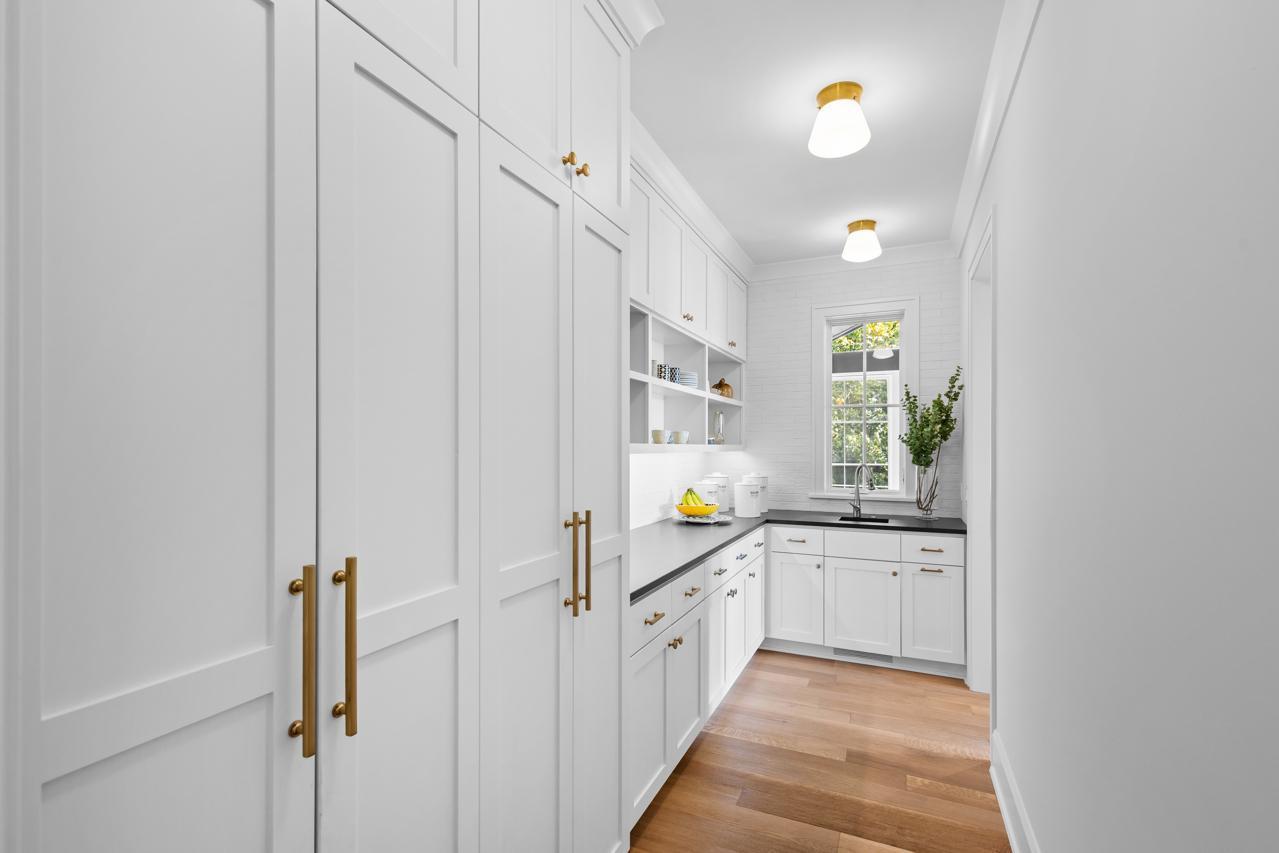 Victoria, Minnesota, 55331, United States, 5 Bedrooms Bedrooms, ,3 BathroomsBathrooms,Residential,For Sale,1994848