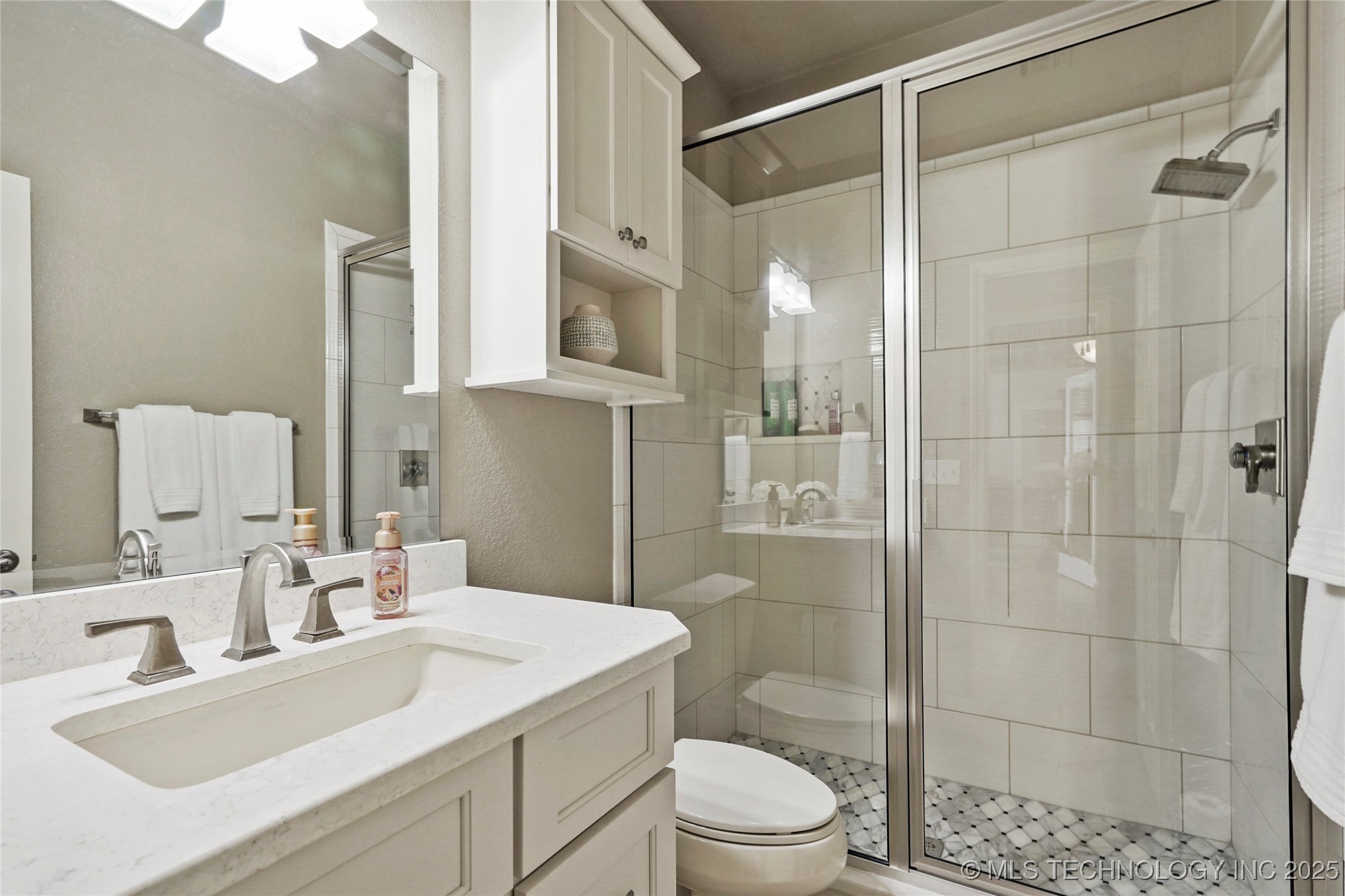 Catoosa, Oklahoma, 74015, United States, 3 Bedrooms Bedrooms, ,3 BathroomsBathrooms,Residential,For Sale,1987944