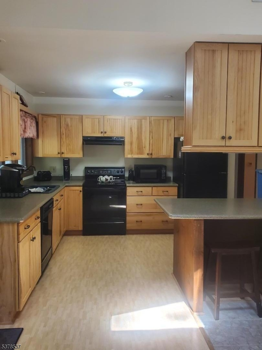 Fredon Twp., New Jersey, 07860, United States, 3 Bedrooms Bedrooms, ,2 BathroomsBathrooms,Residential,For Sale,1924820