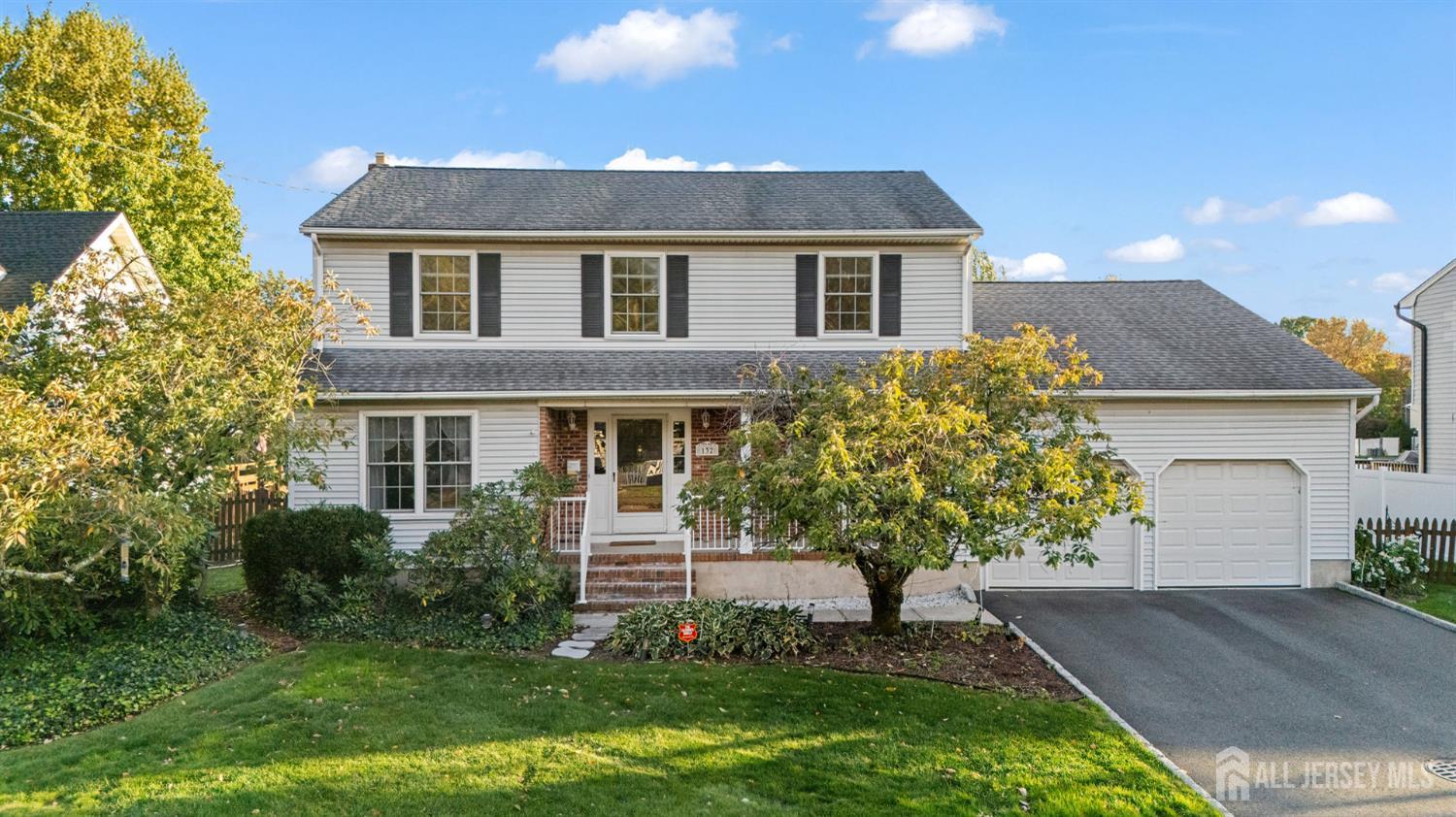 Middlesex, New Jersey, 08846, United States, 4 Bedrooms Bedrooms, ,3 BathroomsBathrooms,Residential,For Sale,1968933