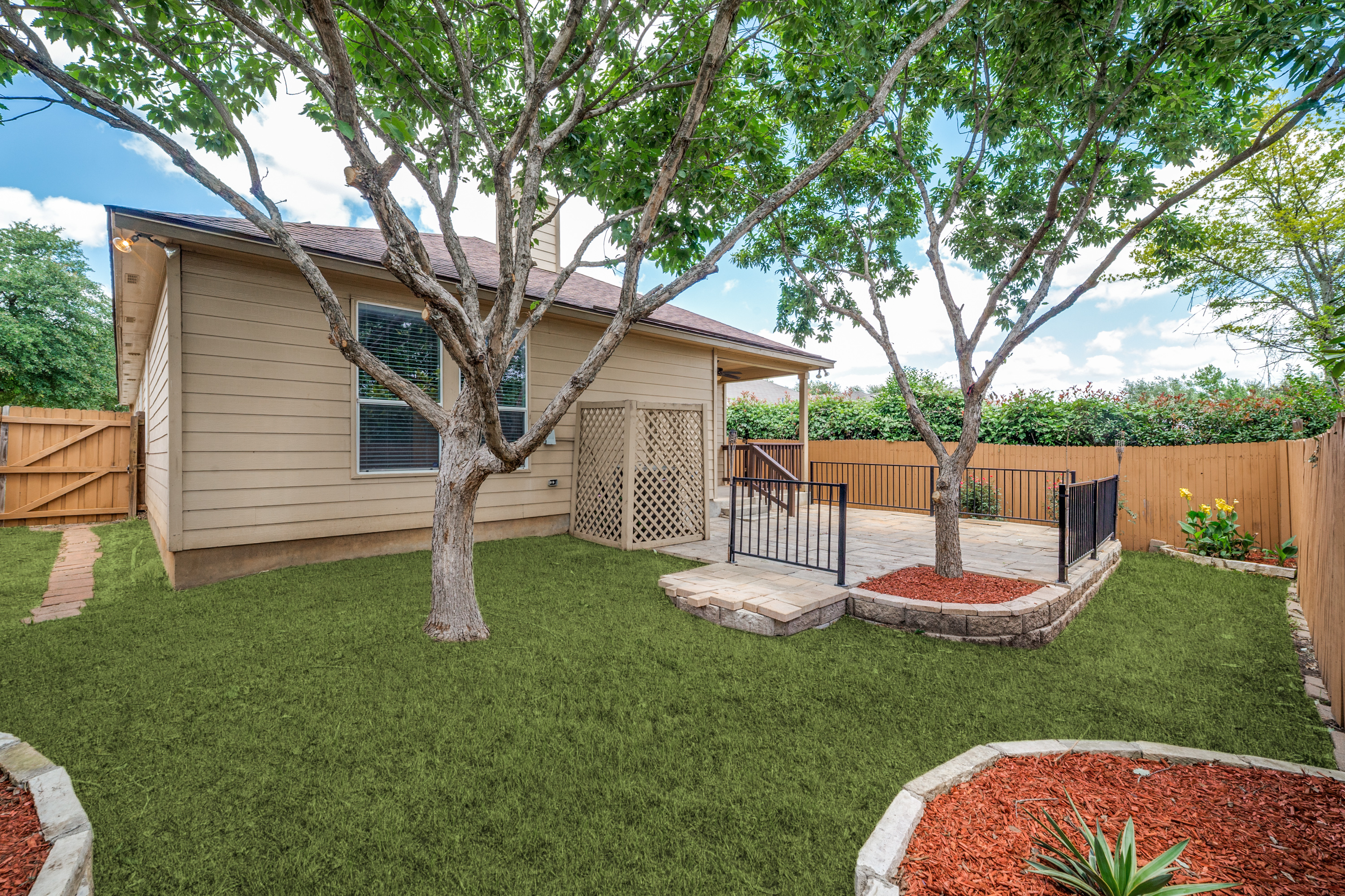  Charming Home with Fireplace and Patio - 物件實景