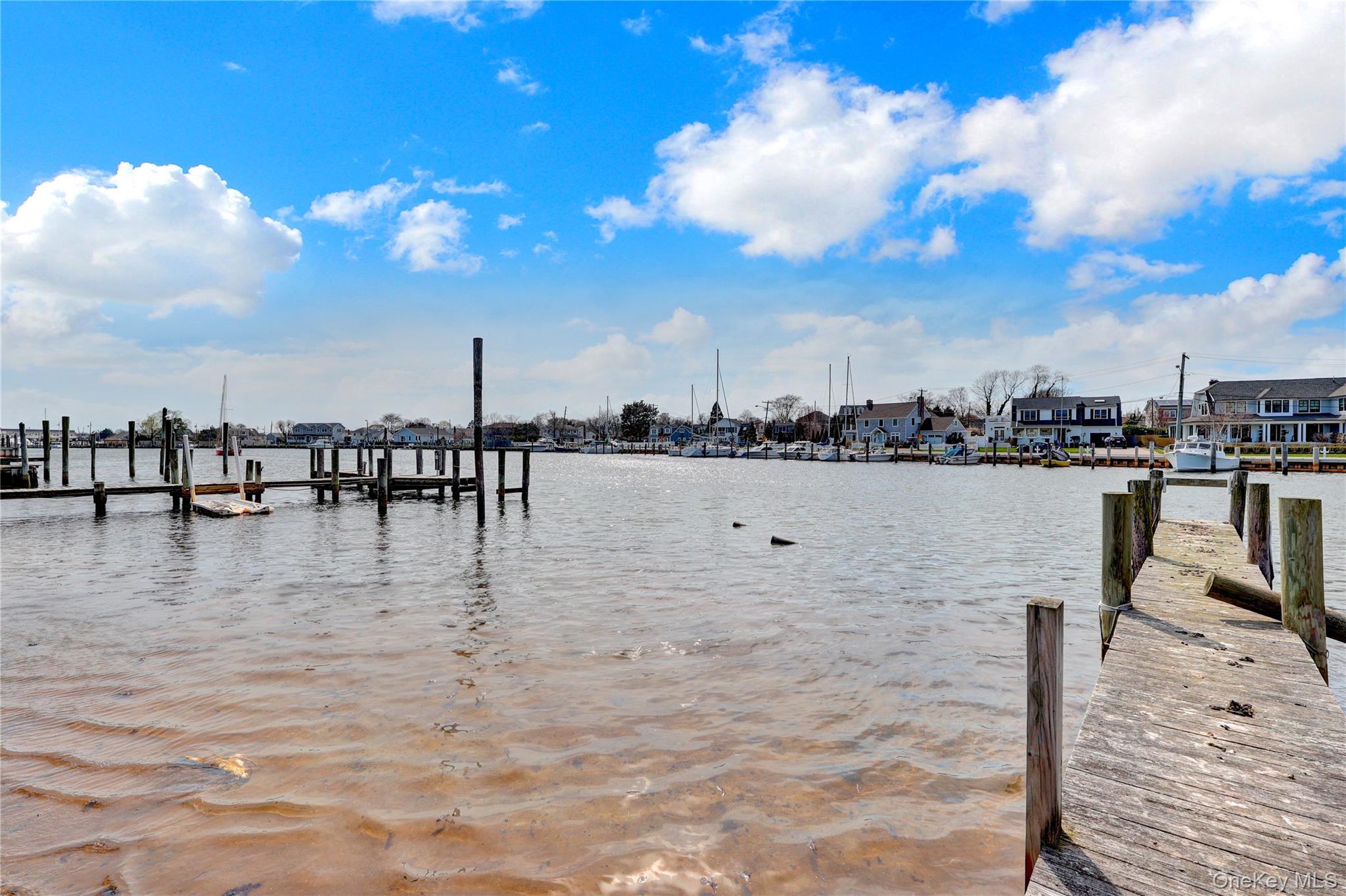  150 W Islip Road, West Islip, NY, 11795 - 物件實景
