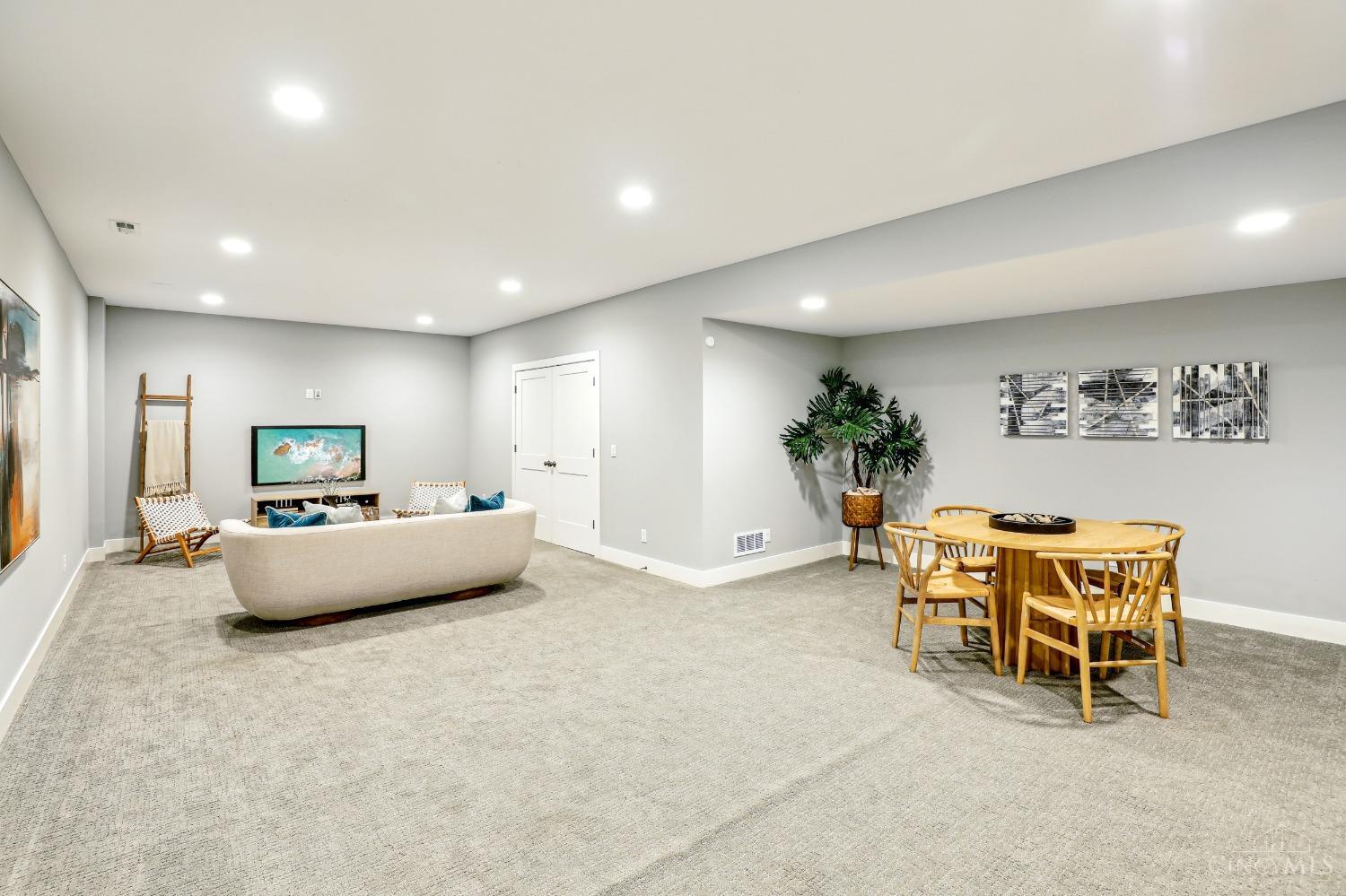 Cincinnati, Ohio, 45202, United States, 4 Bedrooms Bedrooms, ,5 BathroomsBathrooms,Residential,For Sale,1901834