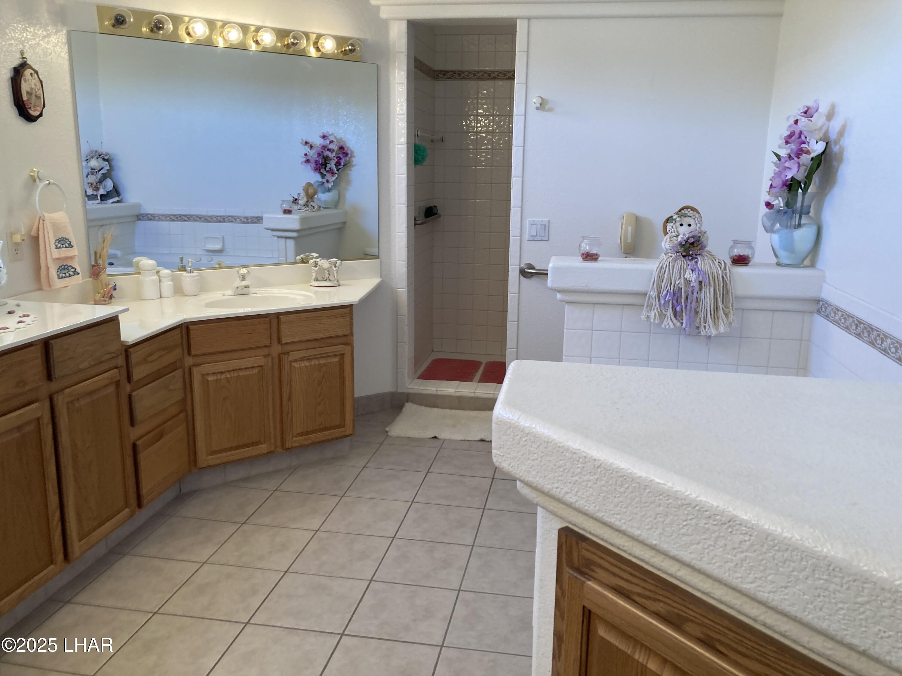 Lake Havasu City, Arizona, 86404, United States, 3 Bedrooms Bedrooms, ,3 BathroomsBathrooms,Residential,For Sale,1949772