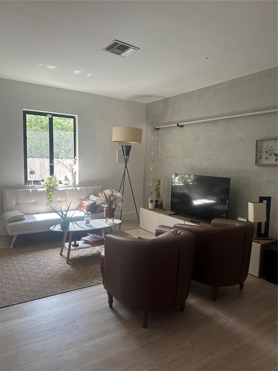 North Miami, Florida, 33168, United States, 3 Bedrooms Bedrooms, ,2 BathroomsBathrooms,Residential,For Sale,1974834