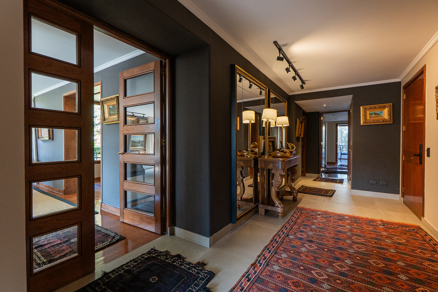  3-bedroom, 3-bathroom apartment in a prime location - 物件實景
