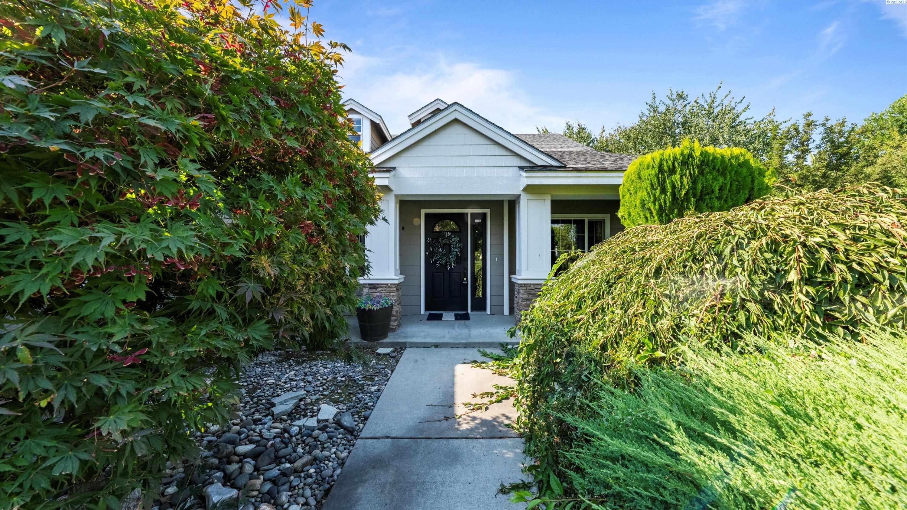 Pasco, Washington, 99301, United States, 4 Bedrooms Bedrooms, ,2 BathroomsBathrooms,Residential,For Sale,1956772