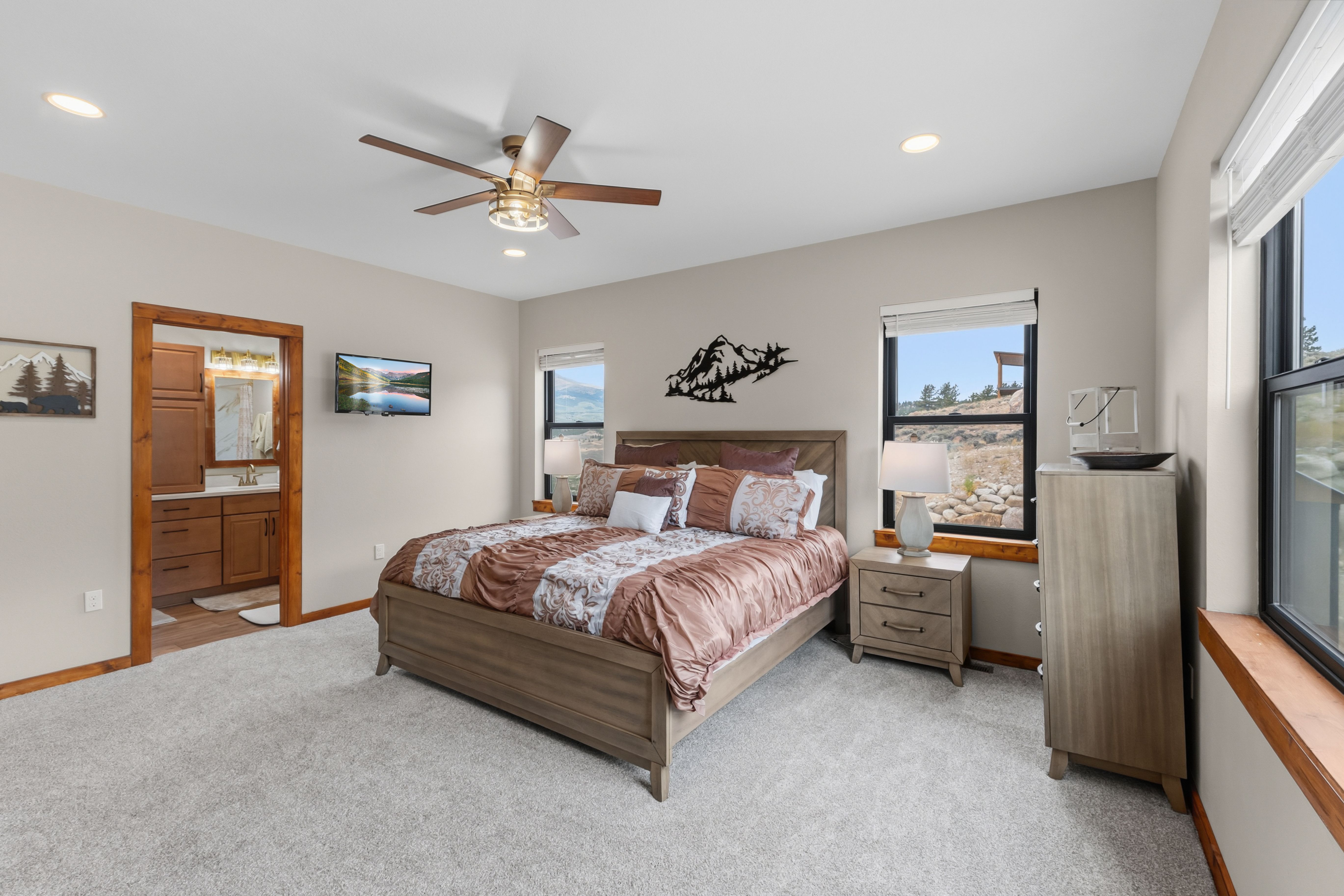  New Construction with Show-Stopping Twin Lakes Views - 物件實景