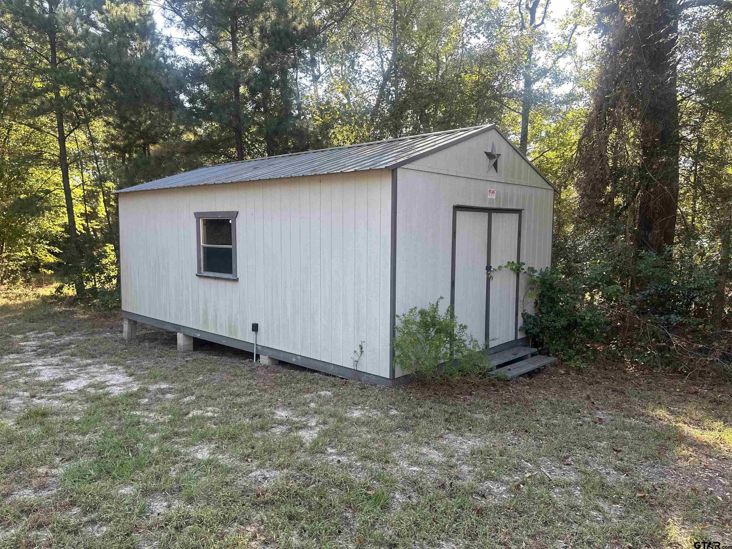 Tyler, Texas, 75704, United States, 3 Bedrooms Bedrooms, ,2 BathroomsBathrooms,Residential,For Sale,1908675