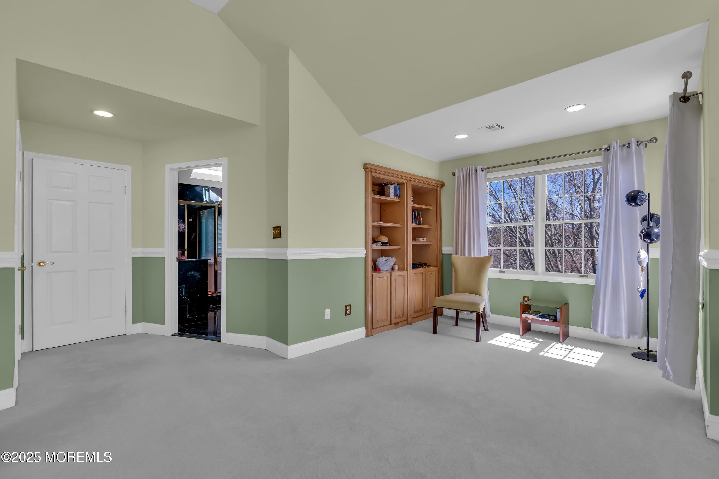 Manalapan, New Jersey, 07726, United States, 6 Bedrooms Bedrooms, ,5 BathroomsBathrooms,Residential,For Sale,1976013