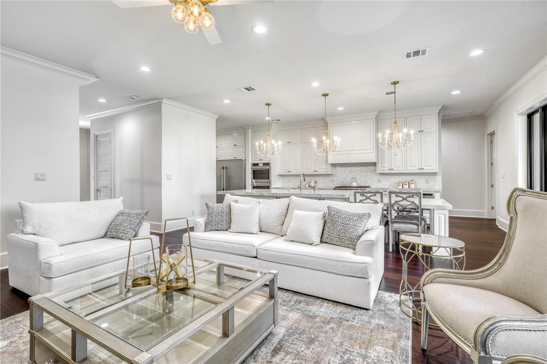 Bryan, Texas, 77802, United States, 4 Bedrooms Bedrooms, ,4 BathroomsBathrooms,Residential,For Sale,1974638