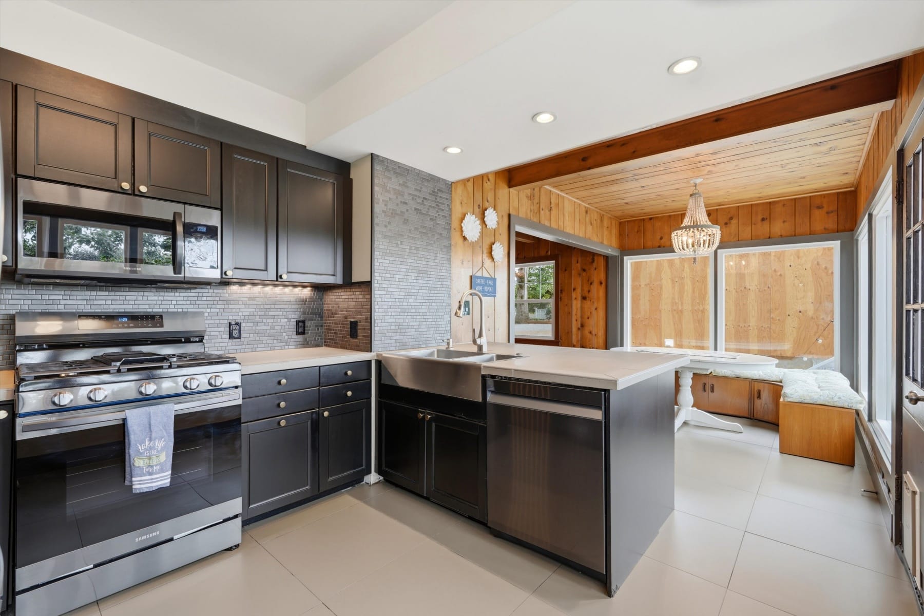 21345 NE INTERLACHEN LN Fairview, OR 97024 - 物件實景