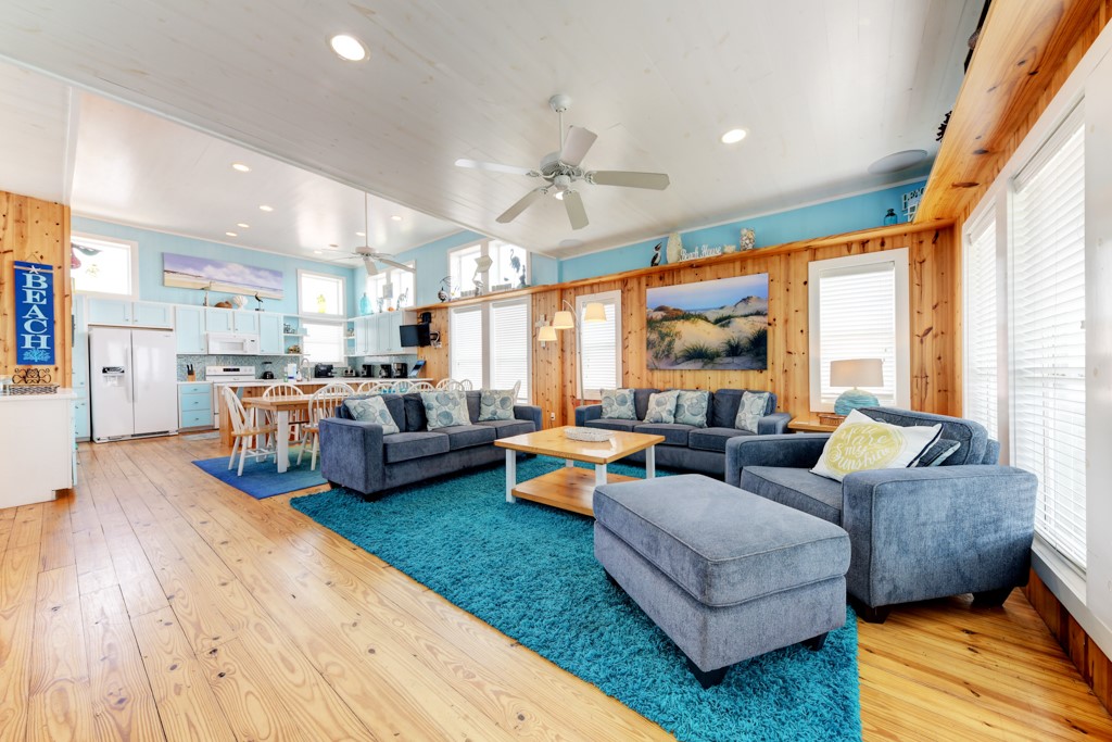 Port Aransas, Texas, 78373, United States, 4 Bedrooms Bedrooms, ,4 BathroomsBathrooms,Residential,For Sale,1837341