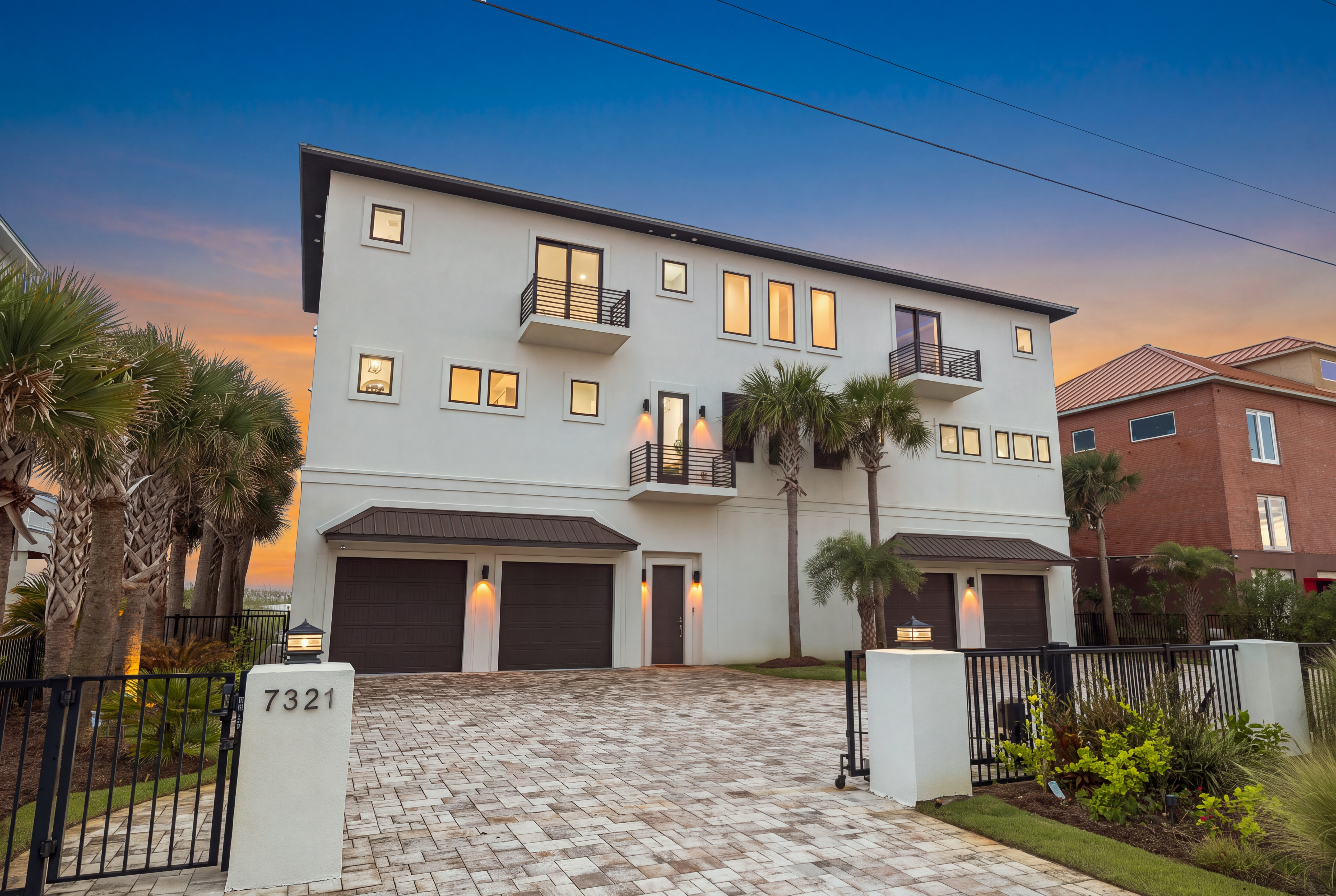  A New Benchmark for Luxury on Navarre Beach - 物件實景