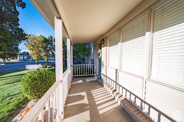 Cottonwood Heights, Utah, 84121, United States, 4 Bedrooms Bedrooms, ,1 BathroomBathrooms,Residential,For Sale,1975513