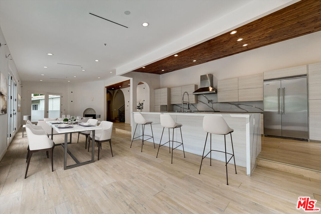 Beverly Hills, California, 90210, United States, 8 Bedrooms Bedrooms, ,3 BathroomsBathrooms,Residential,For Sale,1916732
