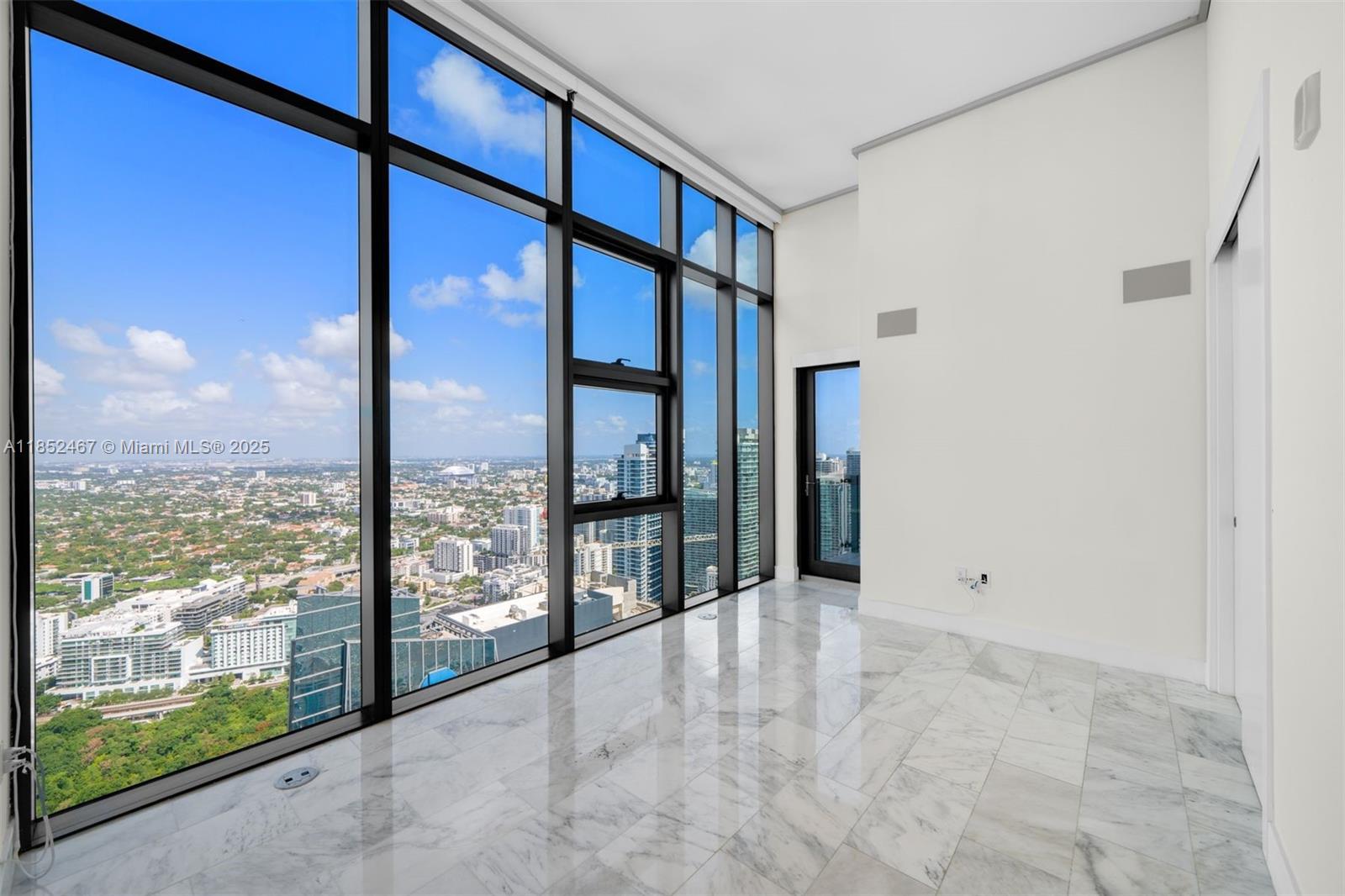 Miami, Florida, 33131, United States, 3 Bedrooms Bedrooms, ,4 BathroomsBathrooms,Residential,For Sale,1908751