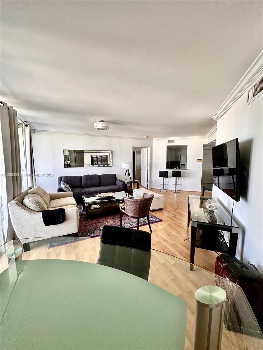 Miami Beach, Florida, 33141, United States, 2 Bedrooms Bedrooms, ,2 BathroomsBathrooms,Residential,For Sale,1911662