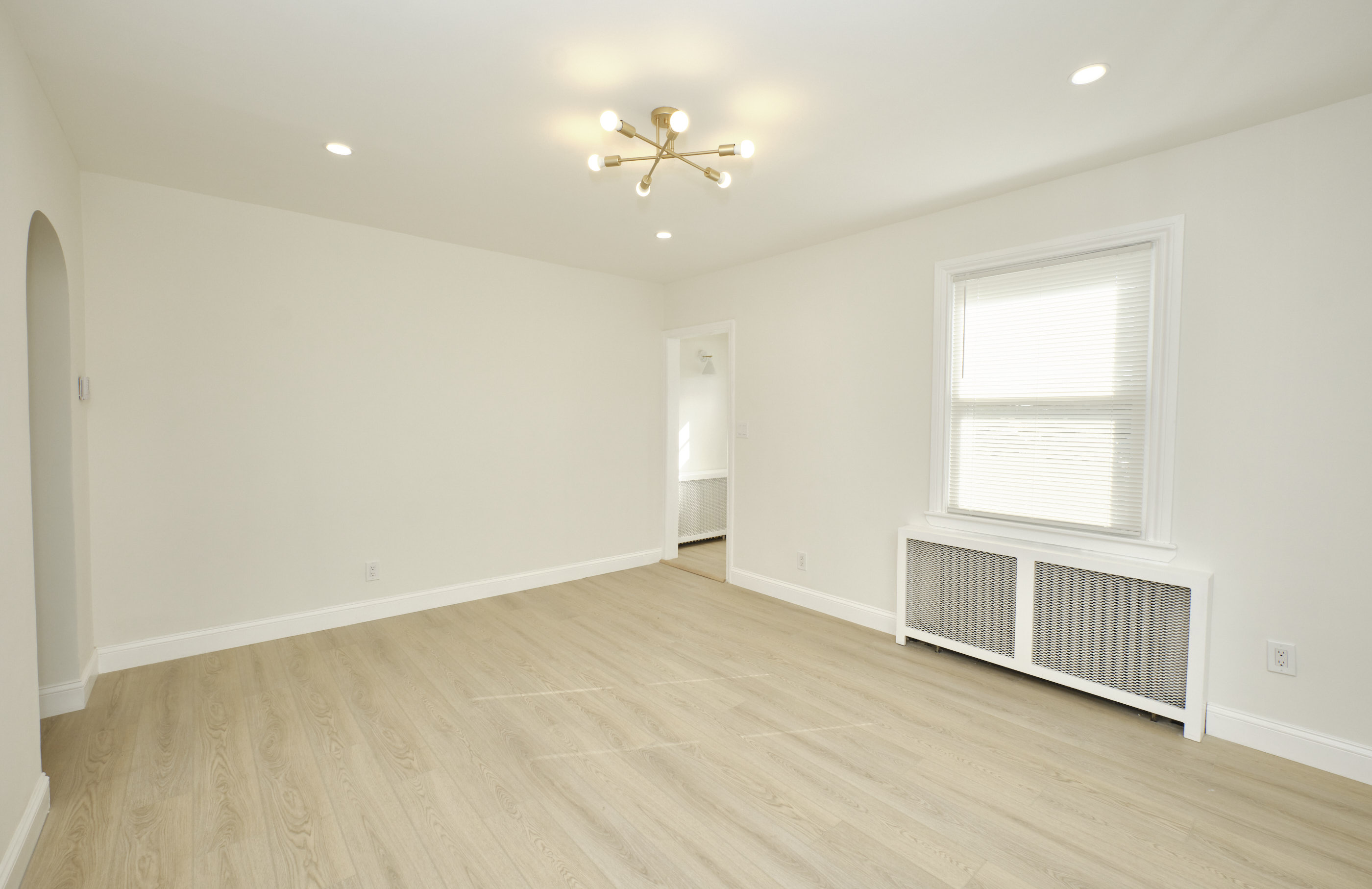 Elmont, New York, 11003, United States, 5 Bedrooms Bedrooms, ,2 BathroomsBathrooms,Residential,For Sale,1981146