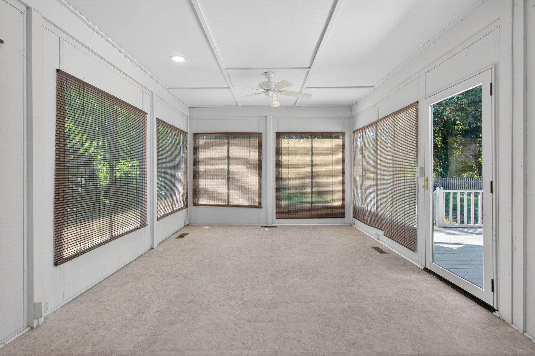  18609 Broadfield Drive - 物件實景