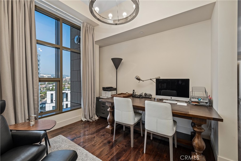 Los Angeles, California, 90024, United States, 2 Bedrooms Bedrooms, ,3 BathroomsBathrooms,Residential,For Sale,1829595