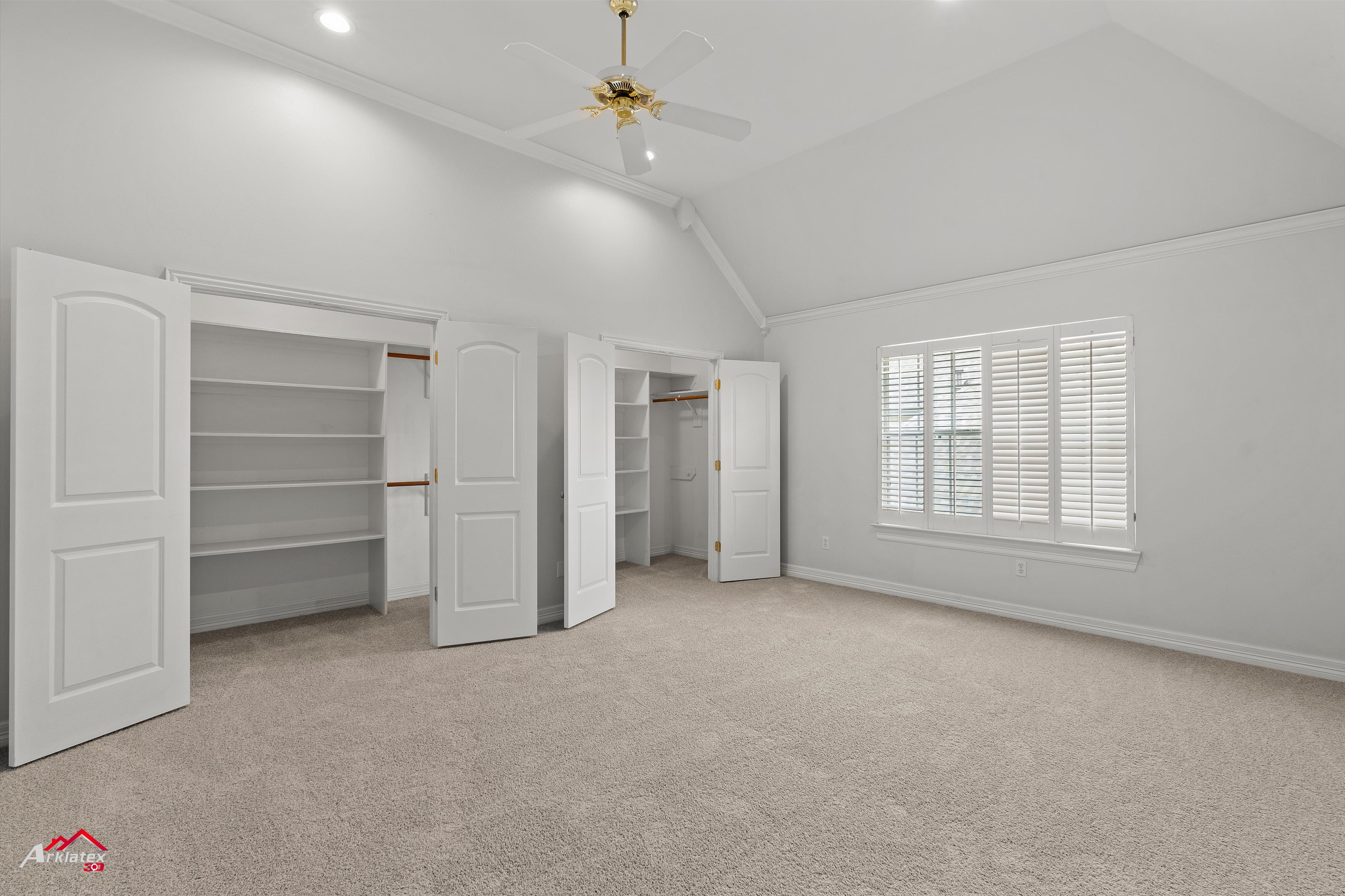 Henderson, Texas, 75703, United States, 5 Bedrooms Bedrooms, ,4 BathroomsBathrooms,Residential,For Sale,1934371