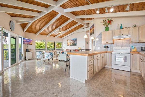 Captain Cook, Hawaii, 96704, United States, 2 Bedrooms Bedrooms, ,2 BathroomsBathrooms,Residential,For Sale,1940762