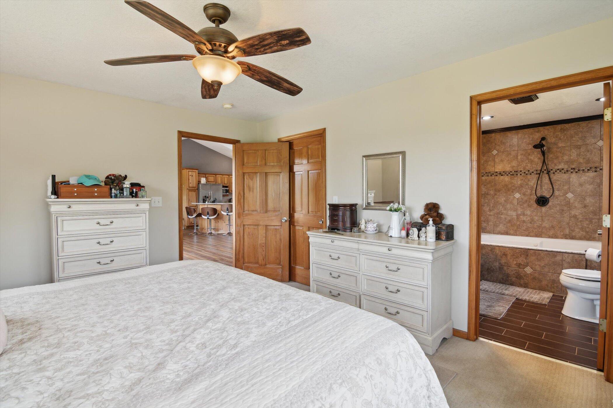 Hillsdale, Michigan, 49242, United States, 6 Bedrooms Bedrooms, ,4 BathroomsBathrooms,Residential,For Sale,1974672