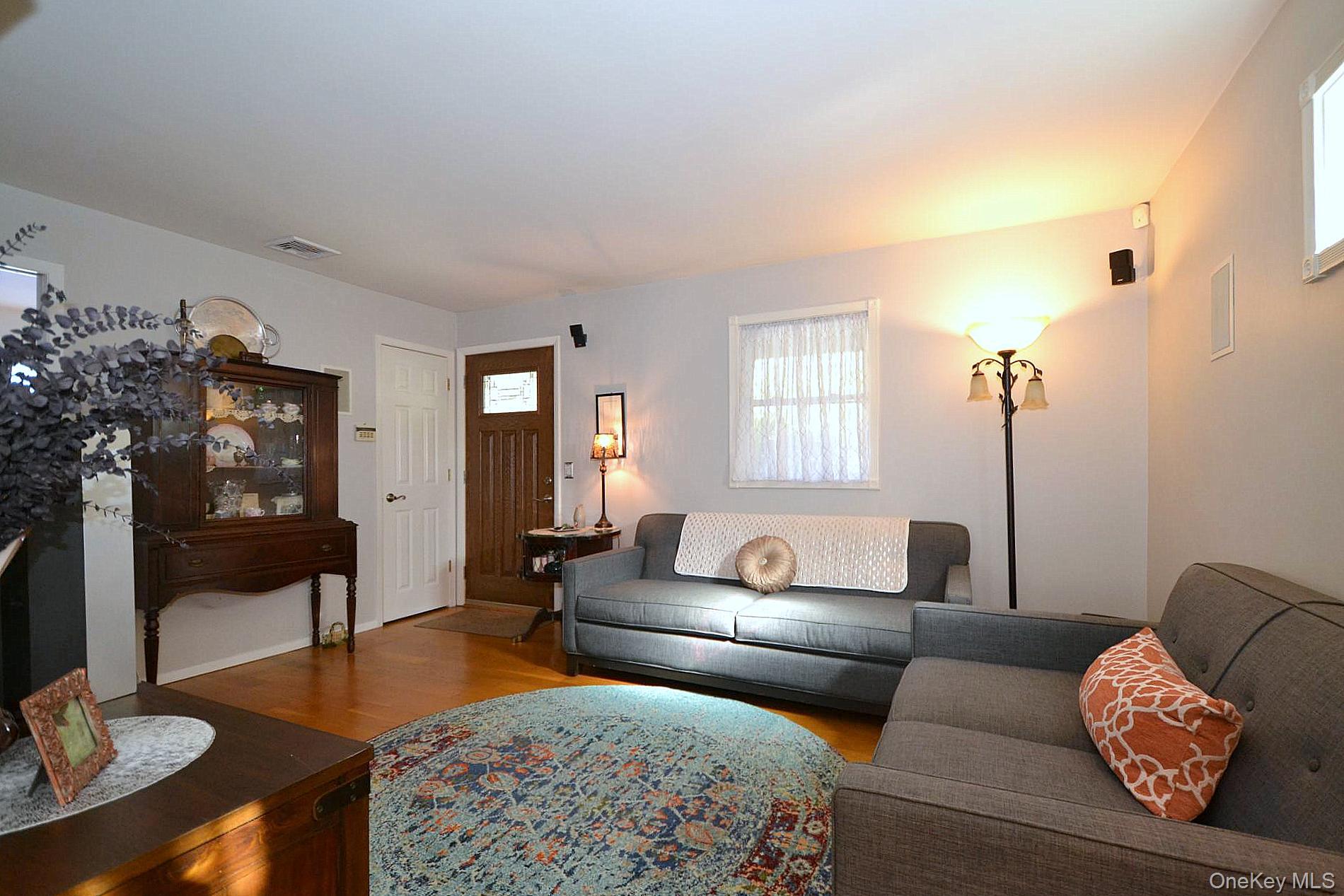 Patchogue, New York, 11772, United States, 3 Bedrooms Bedrooms, ,2 BathroomsBathrooms,Residential,For Sale,1972957